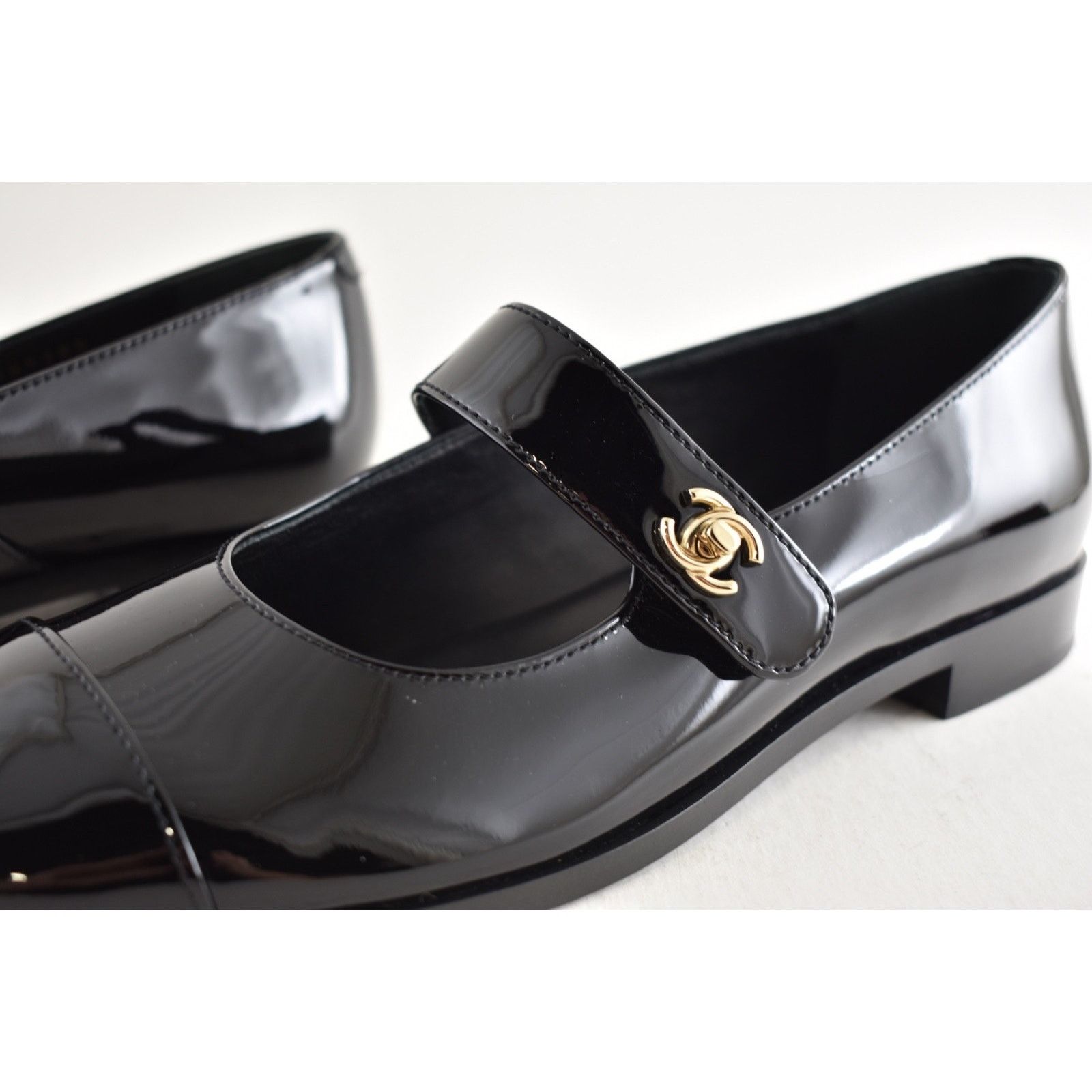 Chanel Chanel Black Patent Turnlock CC Mary Jane Ballet Flat 36 Size US 6 / IT 36 - 15 Thumbnail