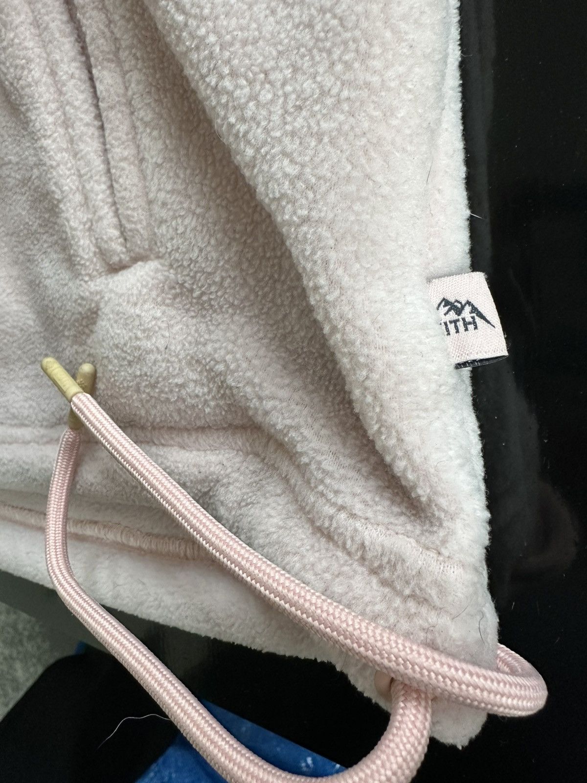 Columbia × Kith One accessory is missing from the hood line. Size US L / EU 52-54 / 3 - 2 Thumbnail