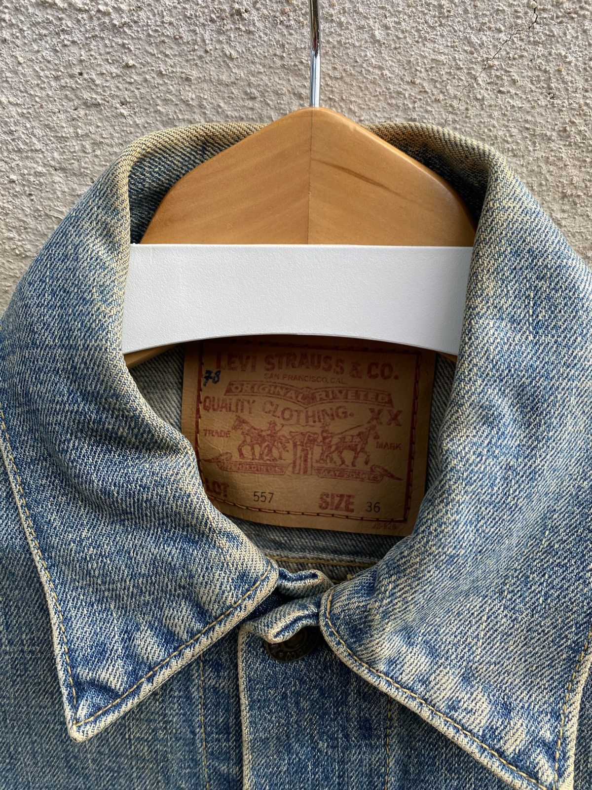 Levi's × Levi's Vintage Clothing × Vintage size 36 vintage levi's 557 big E trucker denime jacket Size US S / EU 44-46 / 1 - 6 Thumbnail