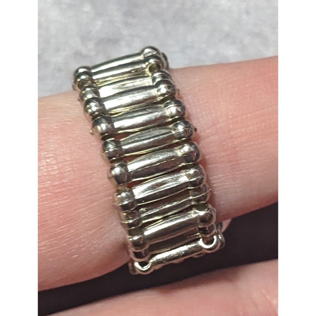 Other Victorian Style Silver Tone Stretch Ring With Marbled White Size ONE SIZE - 4 Thumbnail