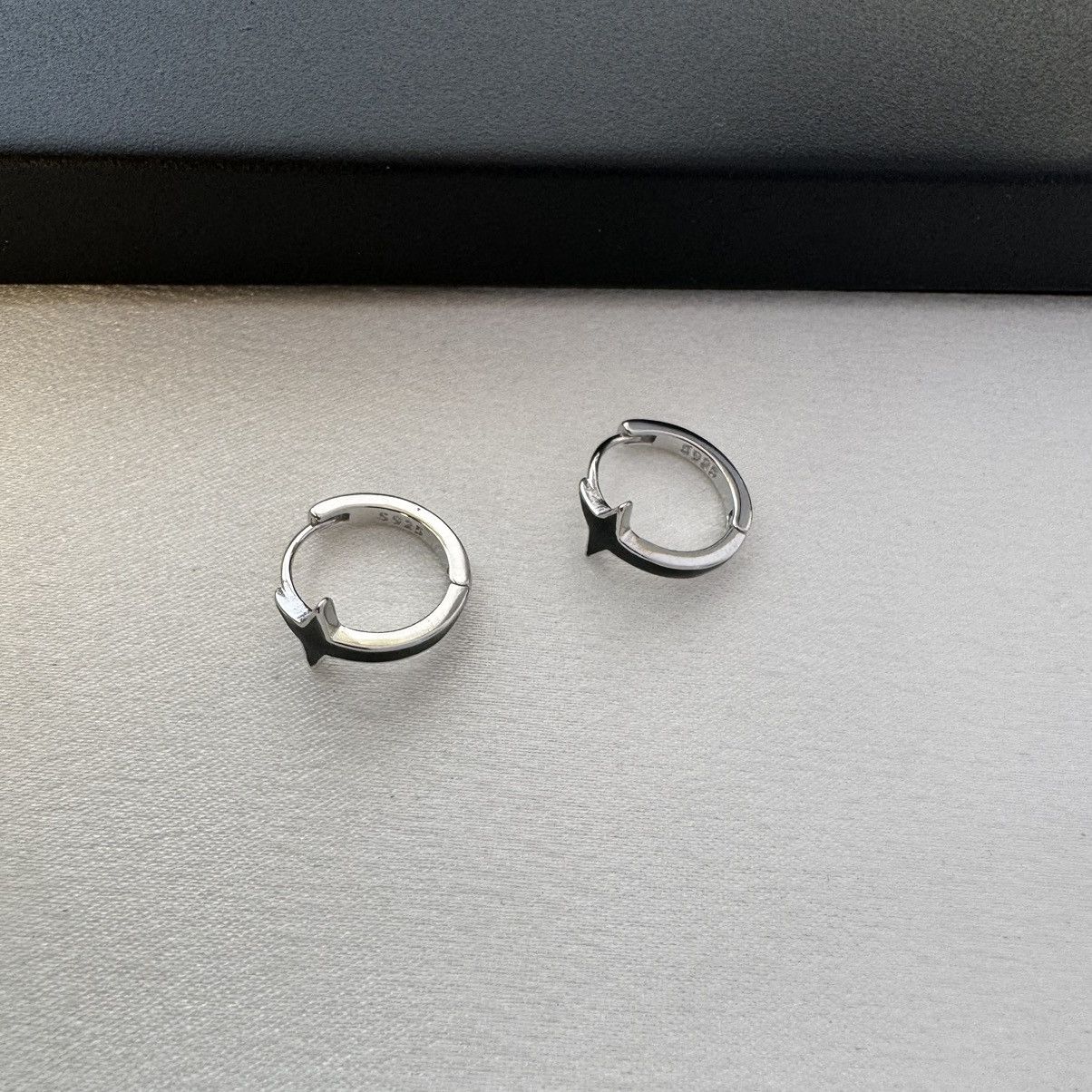 Other 14mm Star Small Hoop Earrings for Men Women Size ONE SIZE - 1 Thumbnail
