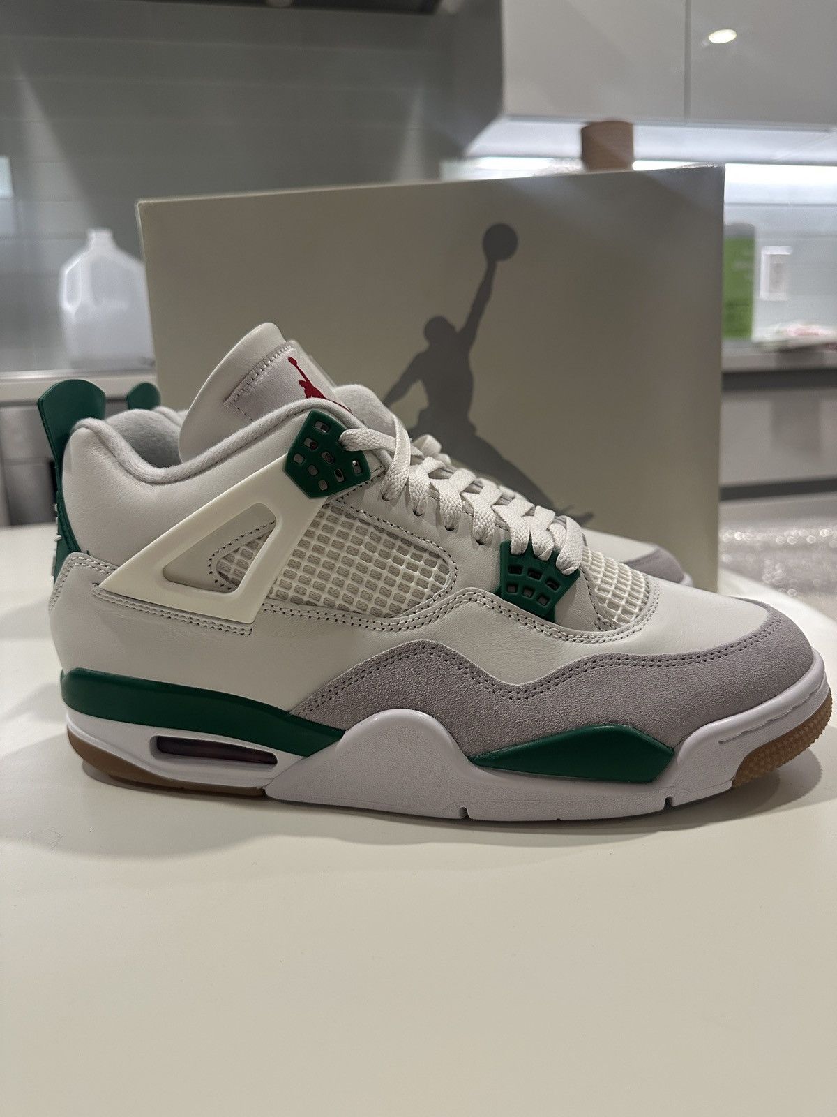Nike SB Nike jordan 4 sb pine green Size US 10 / EU 43 - 3 Thumbnail