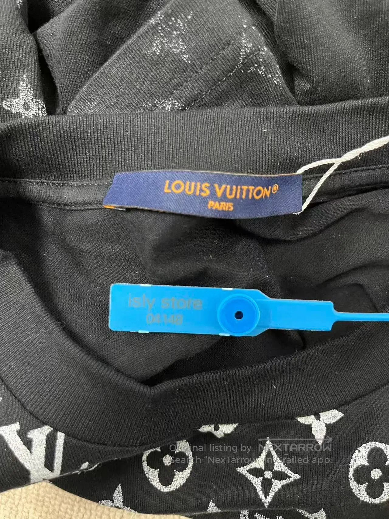 Louis Vuitton Louis Vuitton Ombre Logo Crewneck T-Shirt. Size US S / EU 44-46 / 1 - 5 Thumbnail