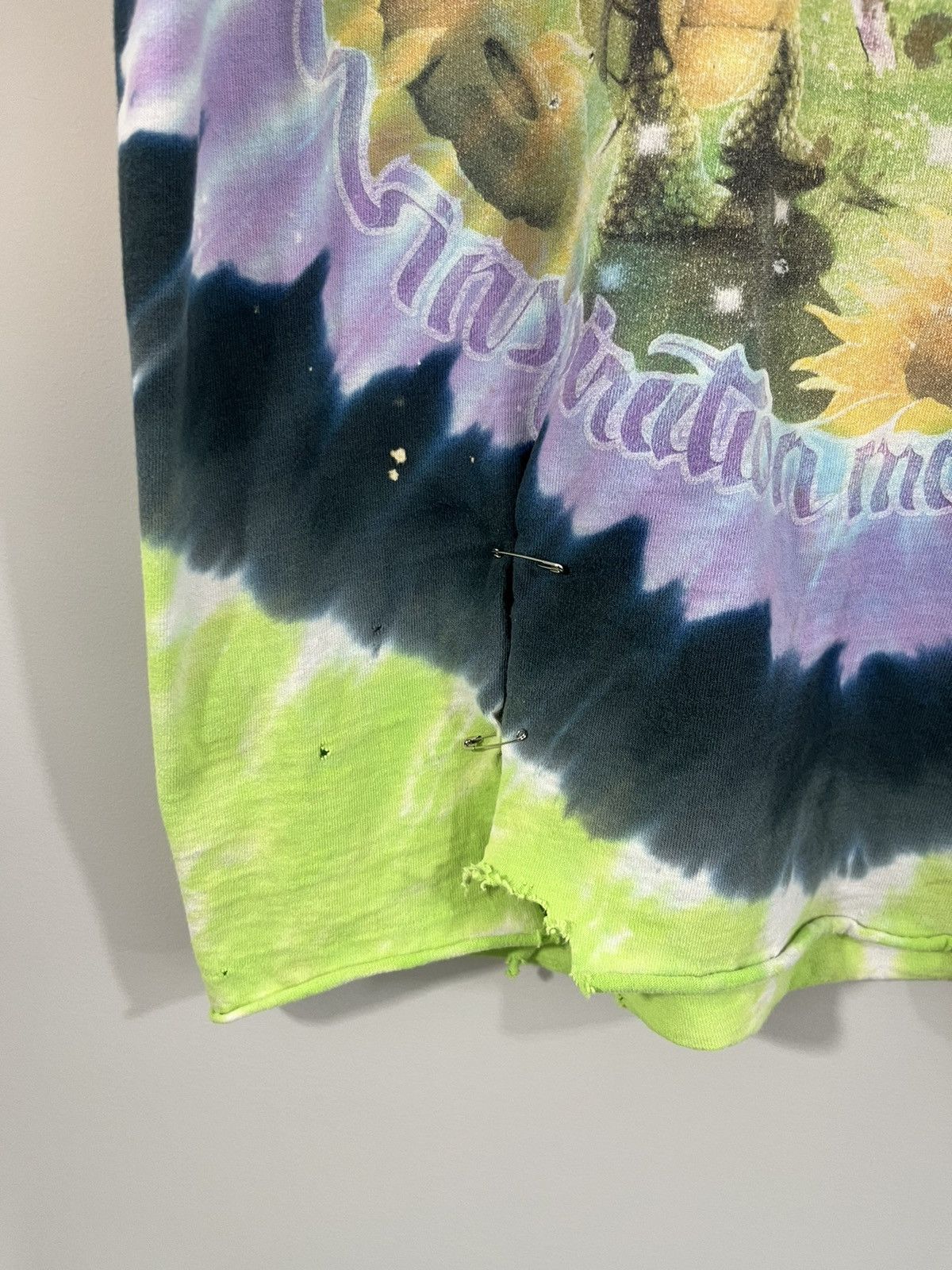 Vintage Grateful Dead 1995 Thrashed Tie Dye Faded 90s Band Tee Size US XL / EU 56 / 4 - 5 Thumbnail