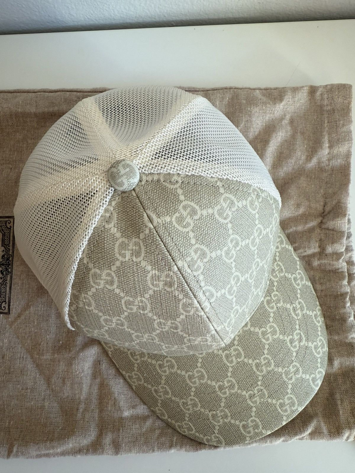 Gucci Authentic Gucci Beige GG Supreme Mesh Baseball Hat – Size M Size ONE SIZE - 1 Thumbnail