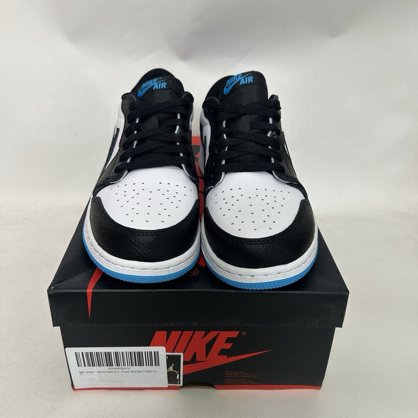 Nike Nike Air Jordan 1 Low Retro GS “UNC/Blue White Black” Size US 8.5 / IT 38.5 - 2 Thumbnail