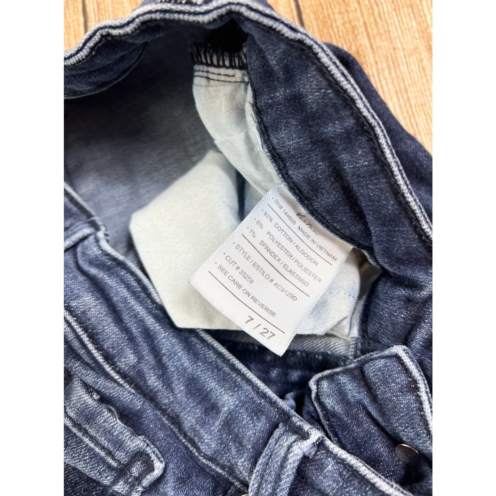 Vintage VINTAGE? Women’s KanCan Buttonfly Skinny Jeans Size 7 27” Inseam Distressed Denim Blue Regular Size 28" / US 6 / IT 42 - 3 Thumbnail