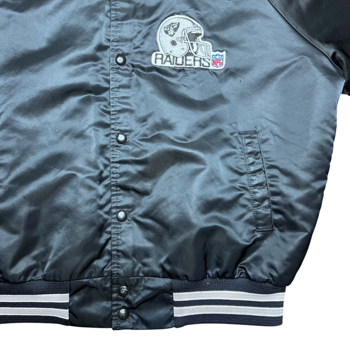 Chalk Line Vintage 80s Raiders Football Helmet Chalk Line Satin Jacket Size US L / EU 52-54 / 3 - 10 Thumbnail