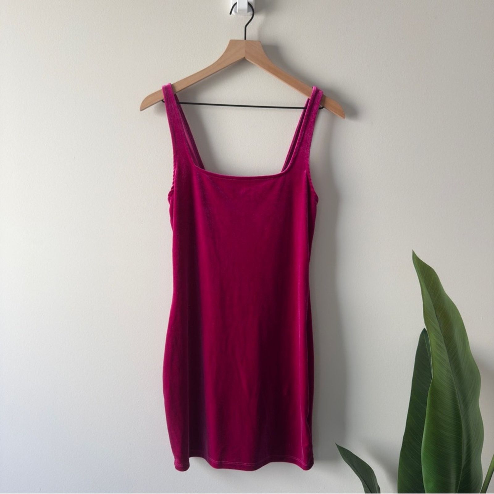 Urban Outfitters Hailey Velvet Dress Pink Mini Sleeveless M