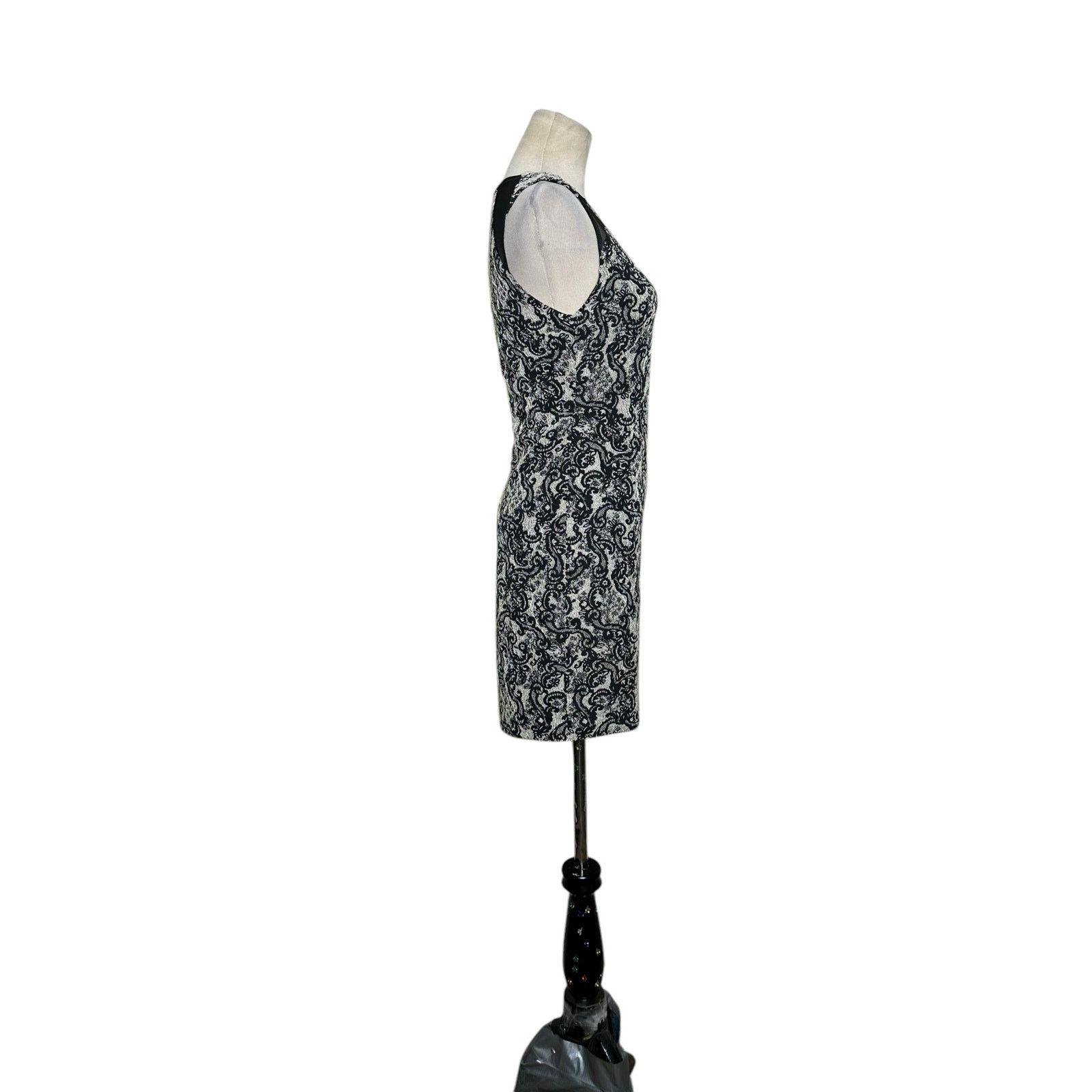Alice + Olivia Alice + Olivia Thalia Sleeveless Brocade Mini Dress Size 2 Size XS / US 0-2 / IT 36-38 - 13 Thumbnail