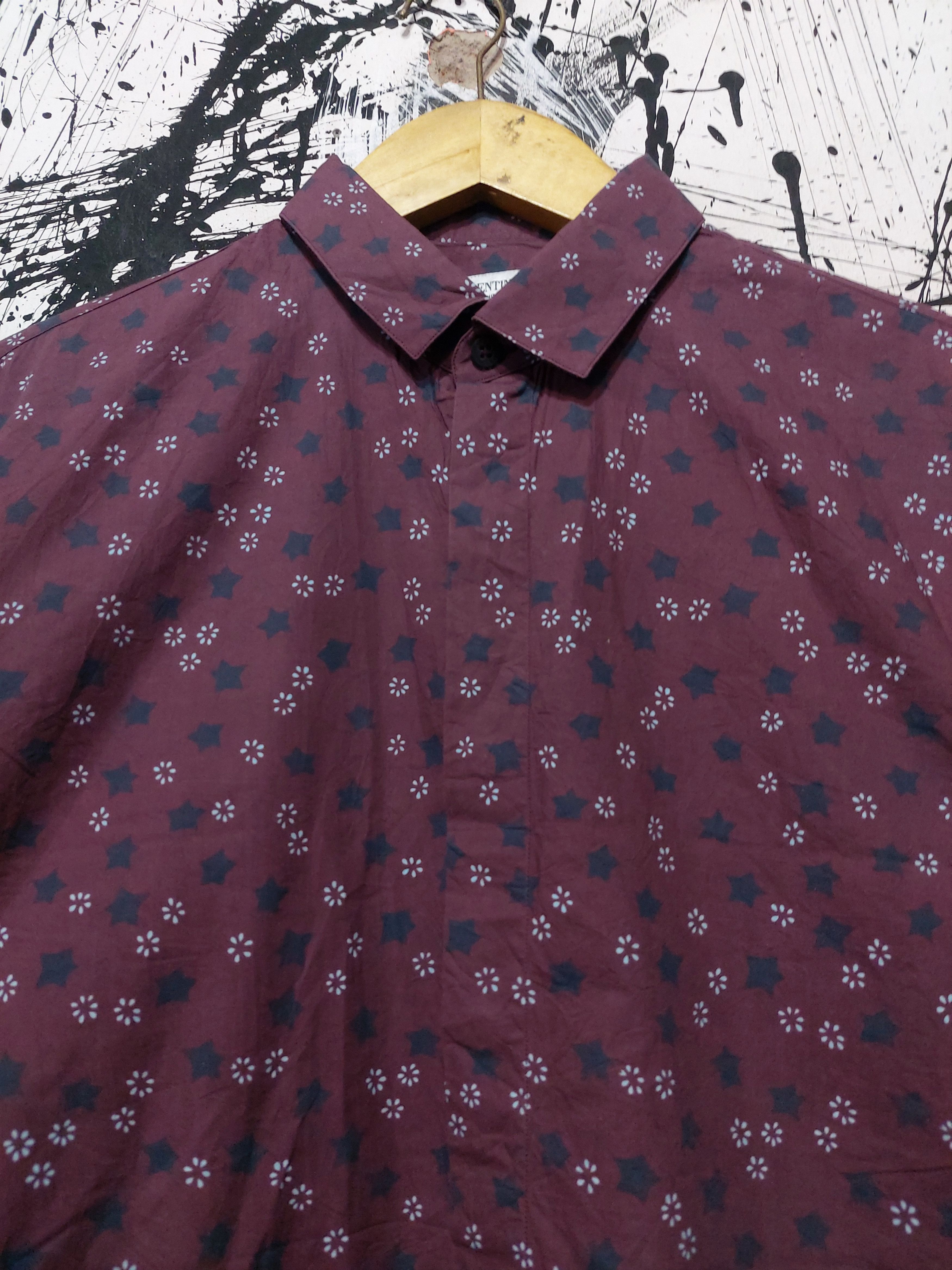 Valentino VALENTINO BURGUNDY STARS PATTERN BUTTON UP SHIRT Size US L / EU 52-54 / 3 - 2 Thumbnail