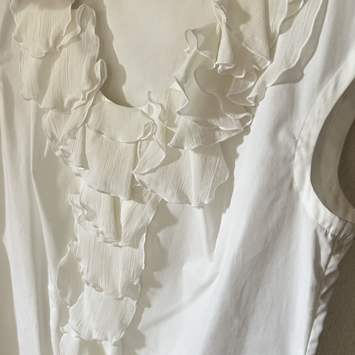 Escada ESCADA White Sleeveless Blouse Ruffle Size L / US 10 / IT 46 - 3 Thumbnail
