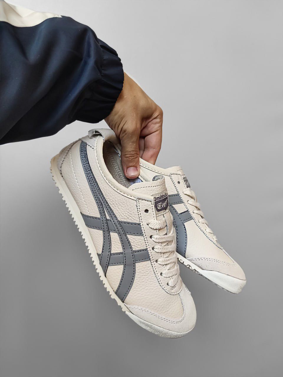 Asics × Onitsuka Tiger × Vintage Onitsuka Tiger Mexico 66 Yellow/ Black Kill Bill Size US 8.5 / EU 41-42 - 4 Thumbnail