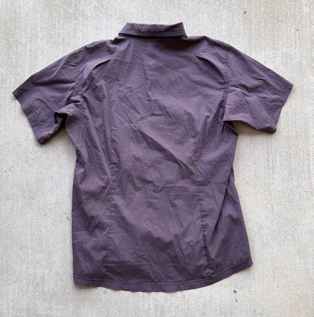 Arc'teryx ARCTERYX Shirt Men Size Xl Purple Short Sleeve Button Up Size US XL / EU 56 / 4 - 2 Thumbnail
