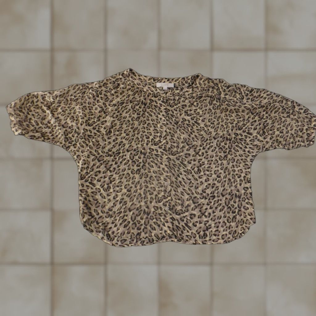 Ann Taylor **Ann Taylor Loft Women's Medium Brown Leopard Print Blouse** User: Ann Taylor Loft Women's Medium Brown Leopard Print Blouse Size M / US 6-8 / IT 42-44 - 1 Thumbnail