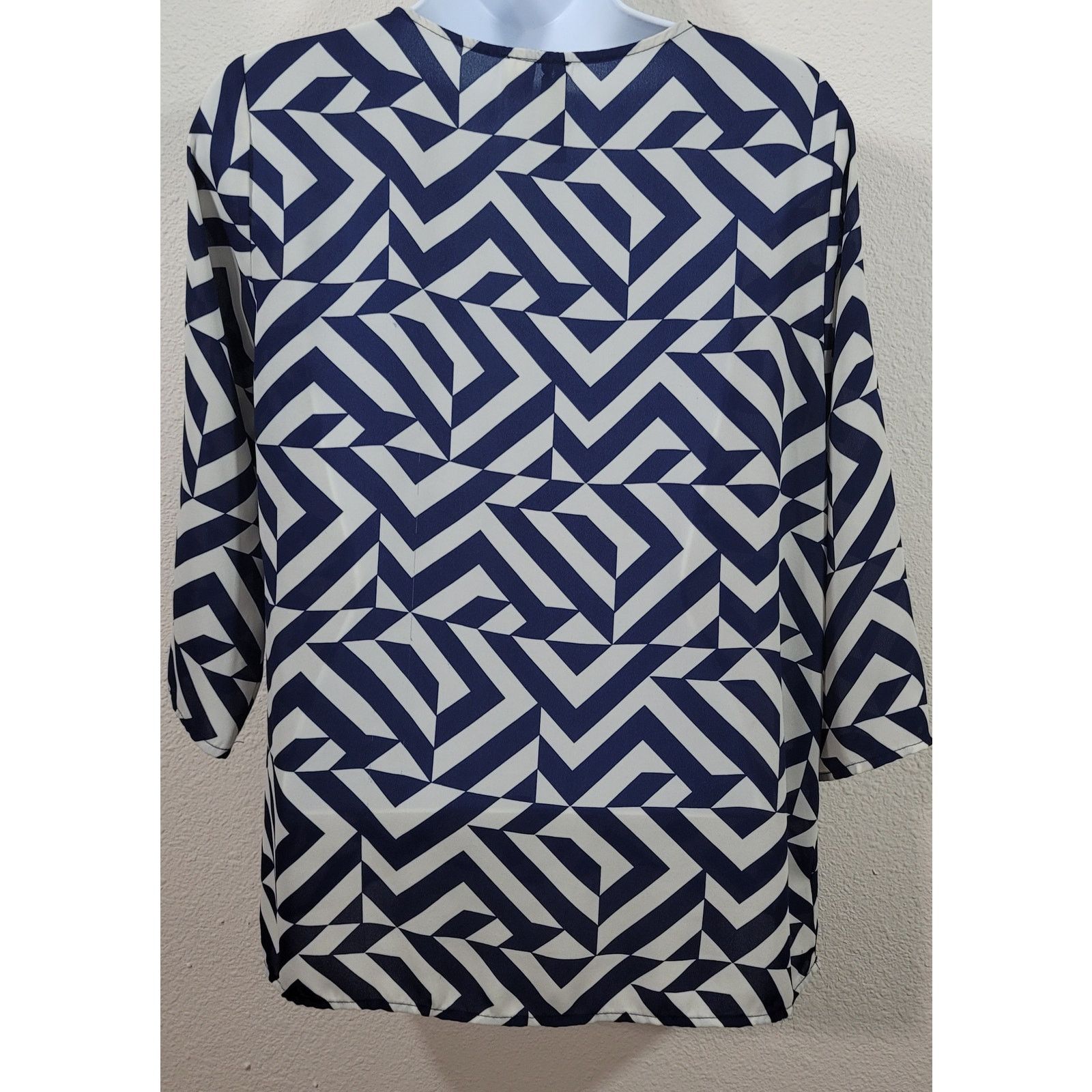 Other Whisper Blue White Geo Print Sheer Top Small Lightweight Size S / US 4 / IT 40 - 2 Thumbnail