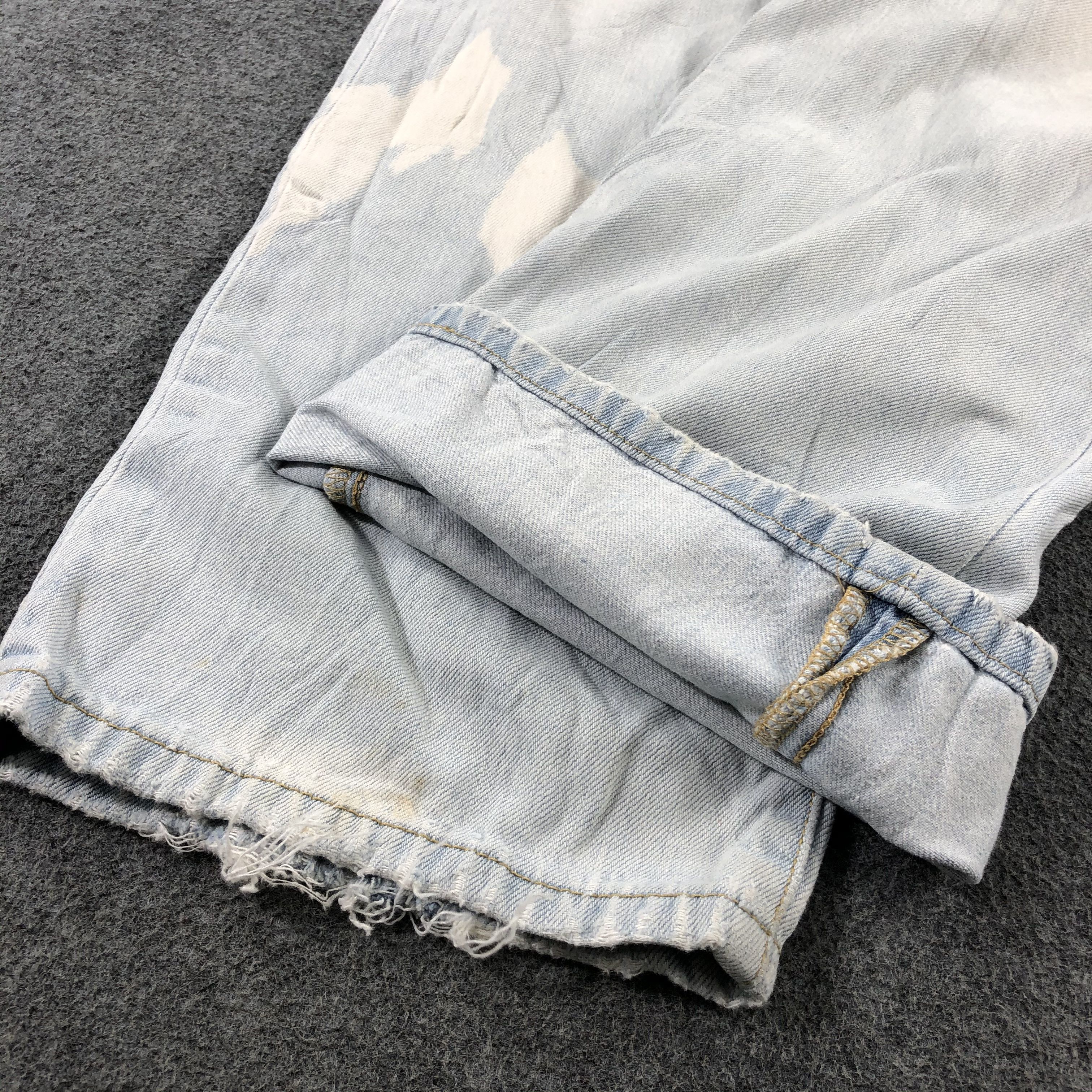 Levi's Vintage Light Wash Levis 501 Jeans-J2658 Size US 33 - 7 Thumbnail