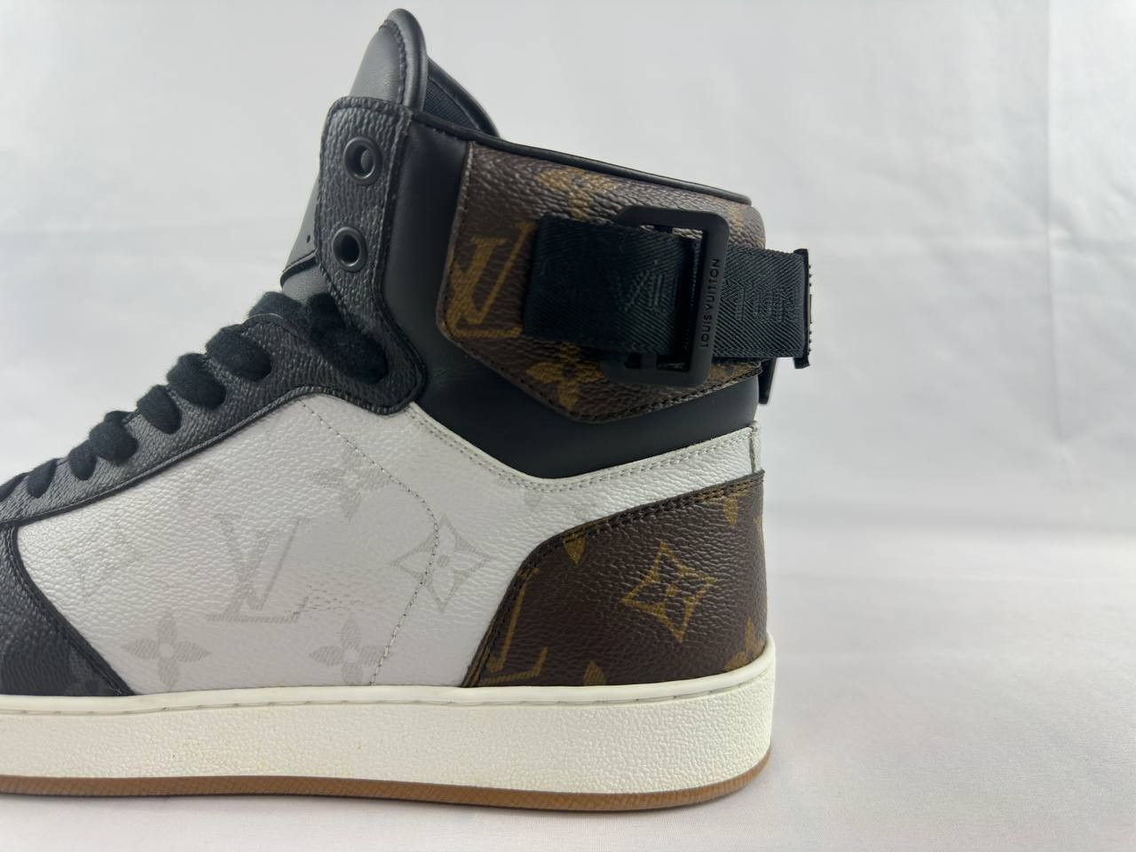 Louis Vuitton Louis Vuitton Rivoli High Top Tri Color Sneakers Size US 8 / EU 41 - 8 Thumbnail