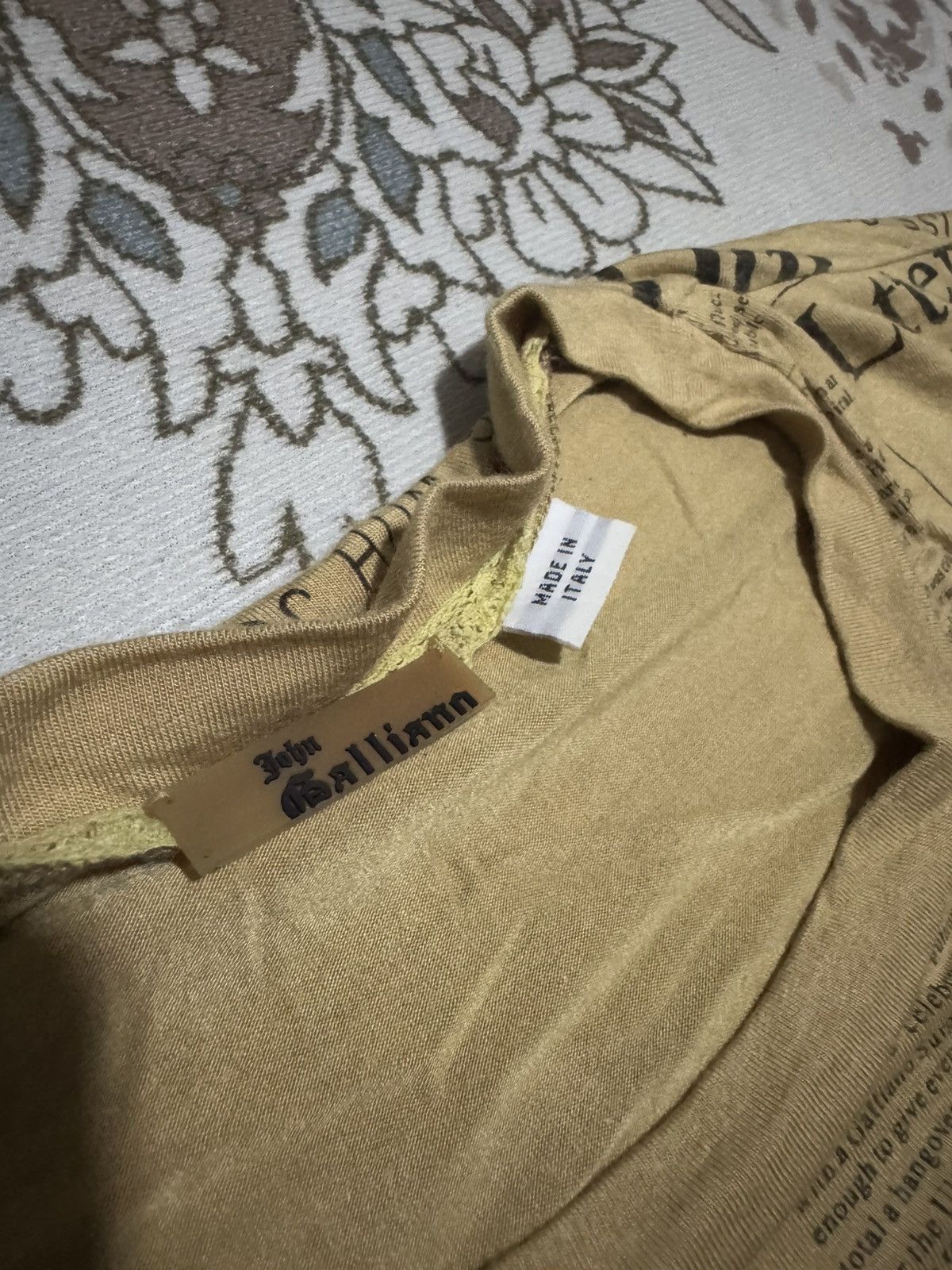 Jean Paul Gaultier × John Galliano RARE! Galliano Newspaper Shoulder Suede Single Pocket Shirt Size US M / EU 48-50 / 2 - 7 Thumbnail