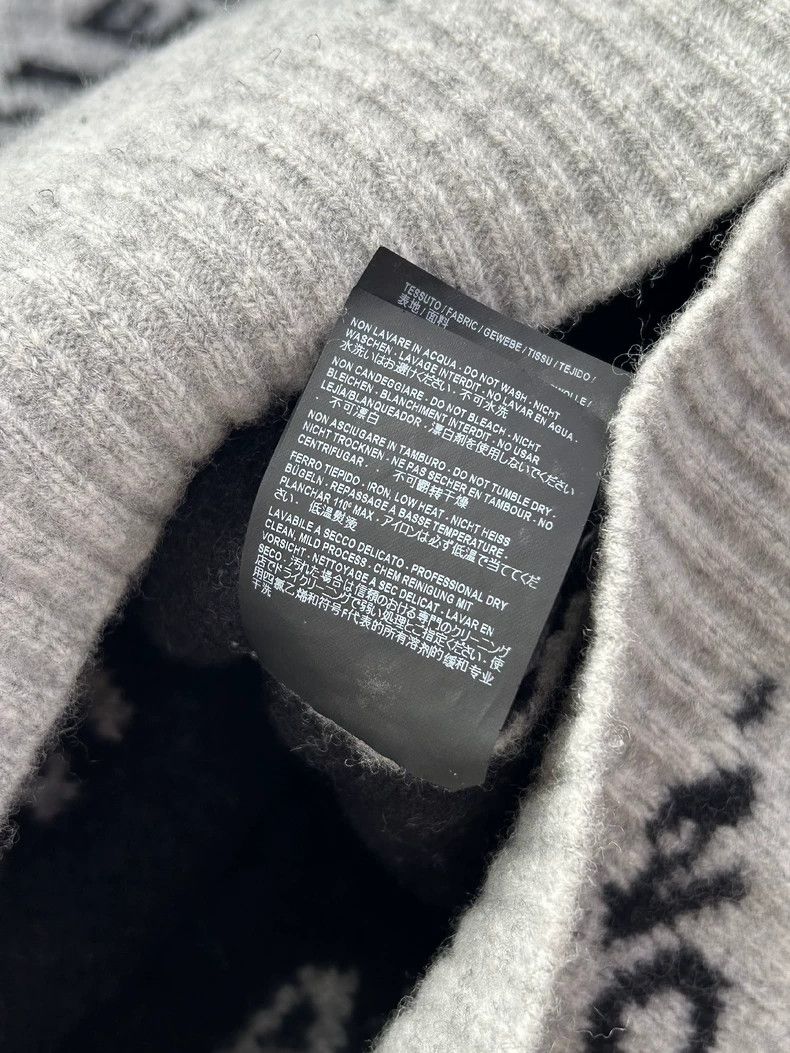 Balenciaga Balenciaga size 36 Sweater with gray bullet screen logo swe Size US M / EU 48-50 / 2 - 7 Thumbnail