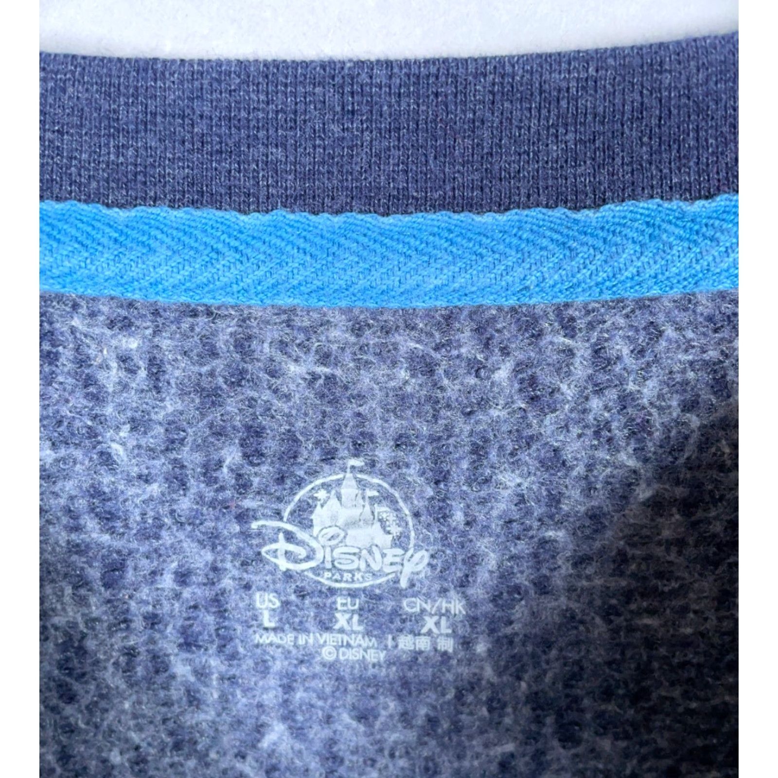 Disney VINTAGE Disney Sweatshirt Mickey Mouse Dark Blue Pique Cotton Front Graphic Pocket Adult Large Mens Disney Park 90s Cartoon Crew Neck Pullover Size US L / EU 52-54 / 3 - 3 Thumbnail