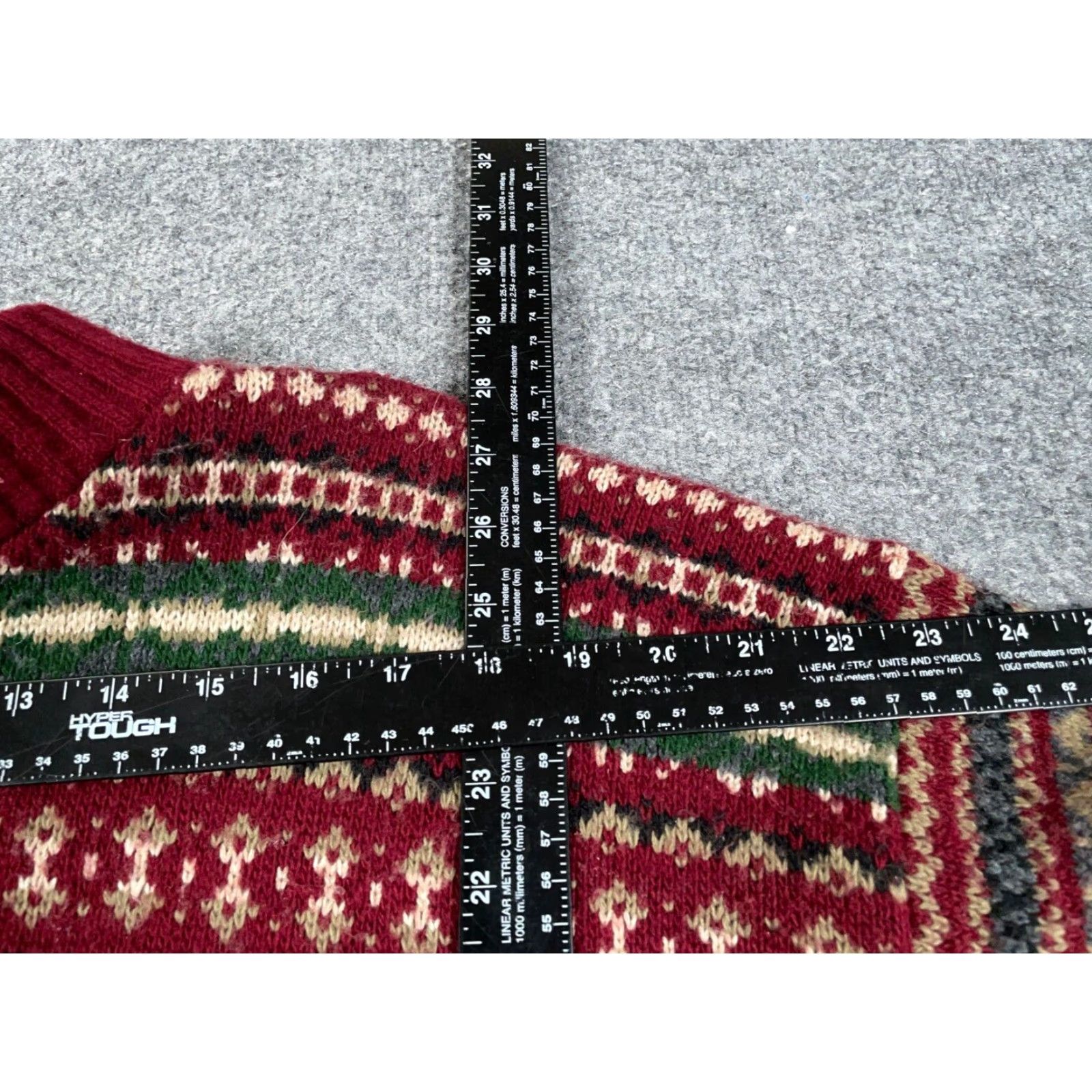 Vintage VINTAGE Women's Small Red Fair Isle Pattern Mock Neck Sweater Chunky Knit Pullover Fall Winter Geometric US Size S / US 4 / IT 40 - 6 Thumbnail