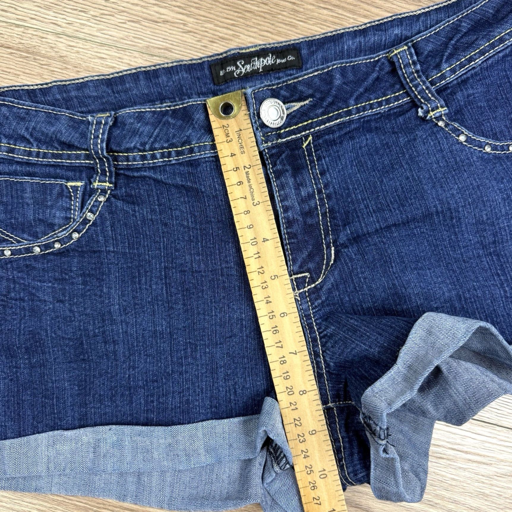 Southpole Southpole Women's Denim Cuffed Short Shorts Rhinestone Embroidered NO TAG Blue 14 Regular Inseam 2 in Low Rise 6.5-8.5 in Jeans Shorts Mens Womens? Size 36" / US 14 / IT 50 - 6 Thumbnail
