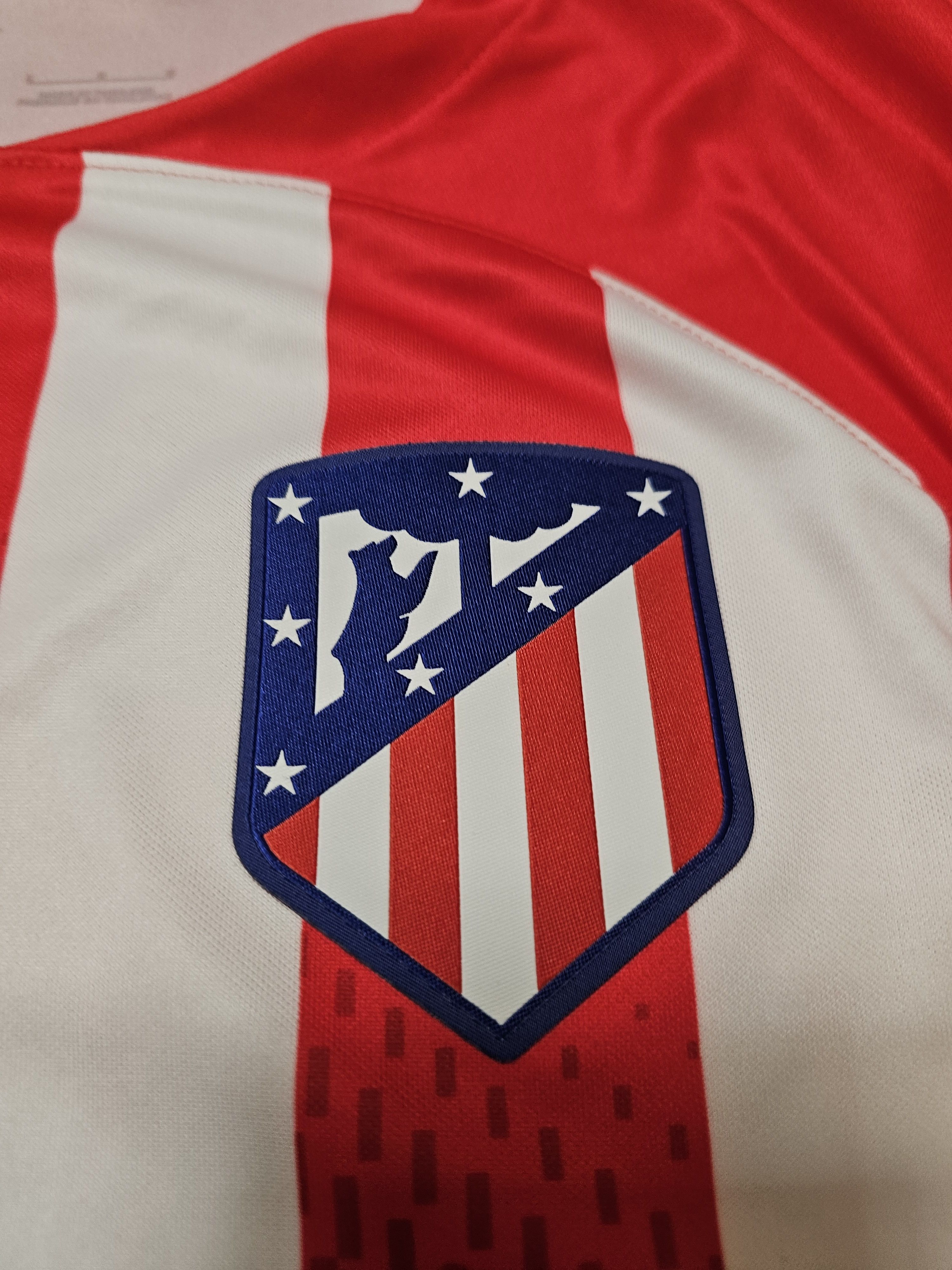 Nike ATLETICO MADRID 2023 2024 CARRASCO FOOTBALL SOCCER JERSEY Size US L / EU 52-54 / 3 - 4 Thumbnail