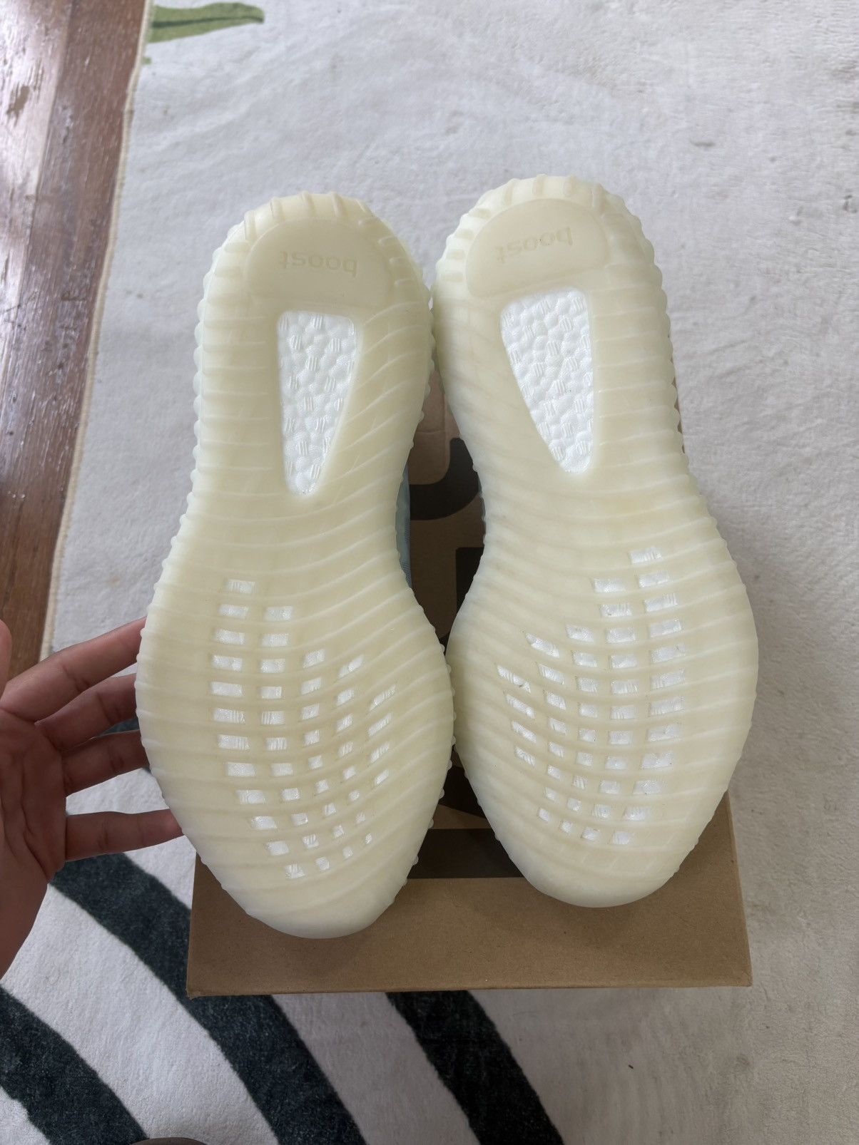 The Row Yeezy Boost 350 V2 Mono ice Size US 11 / EU 44 - 2 Thumbnail