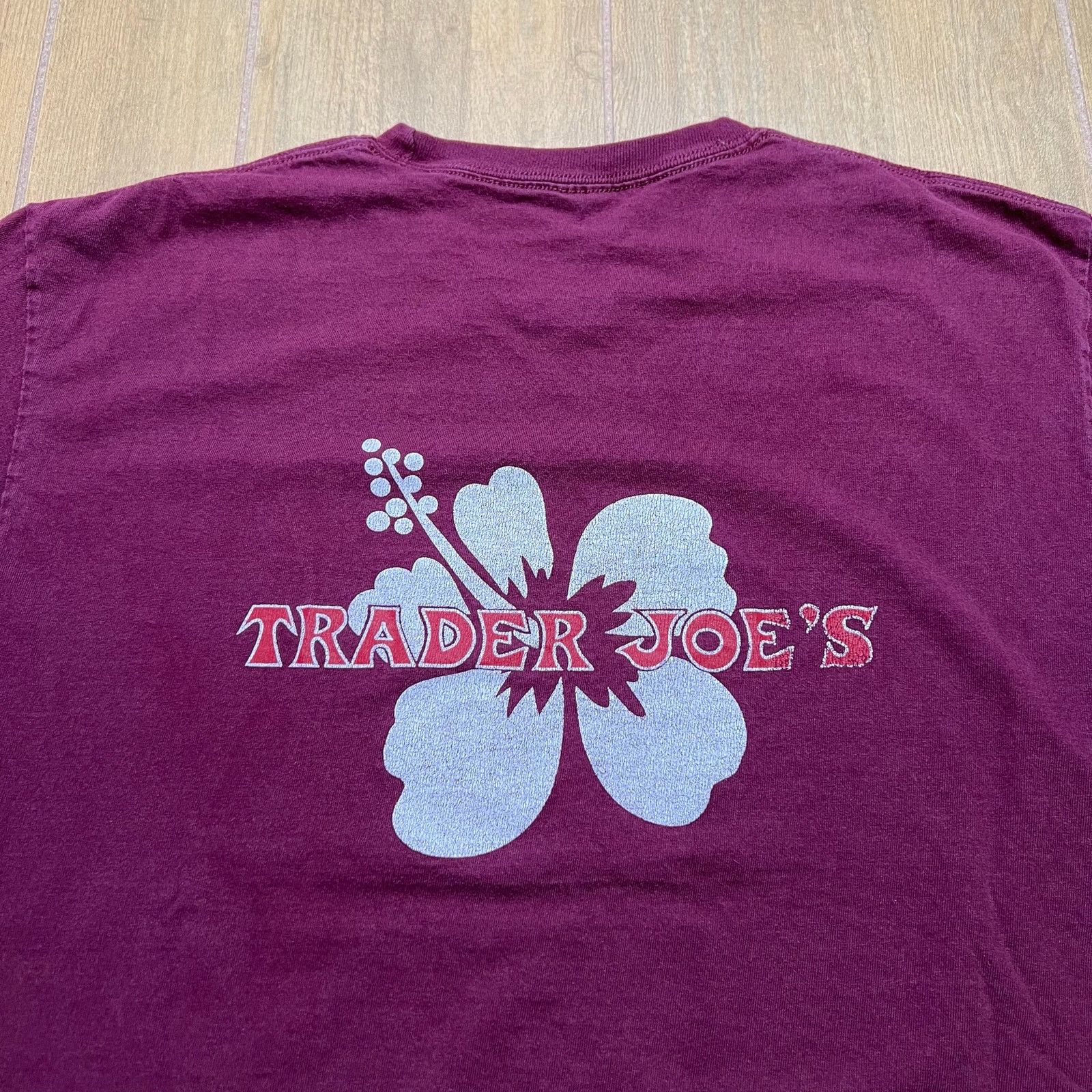 Vintage TRADER JOES LIMITED EDITION Burgundy T-SHIRT SZ M/L Y2K VINT Size US M / EU 48-50 / 2 - 7 Thumbnail