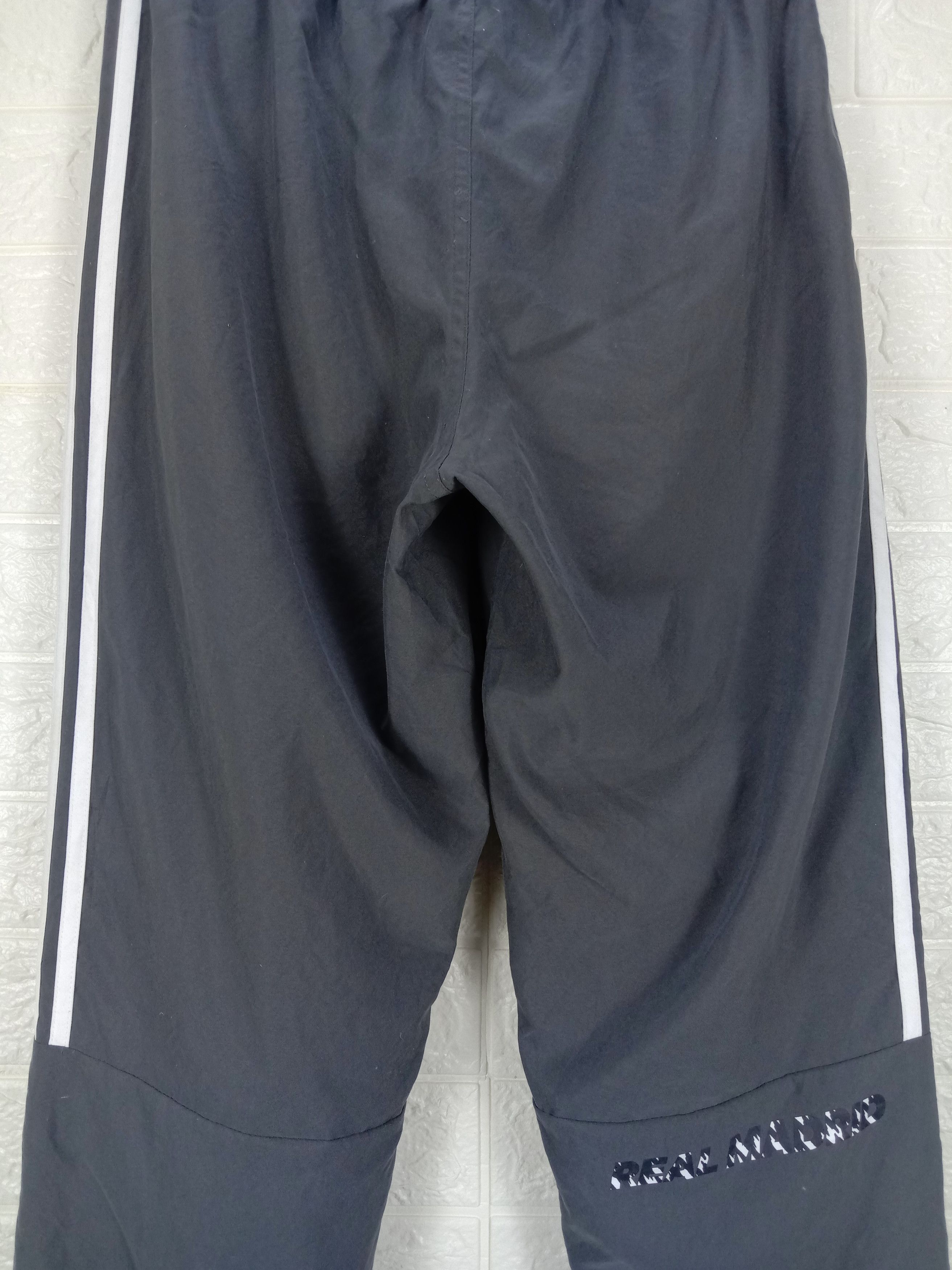 Adidas Adidas Real Madrid Sweatpants Size US 30 / EU 46 - 7 Thumbnail