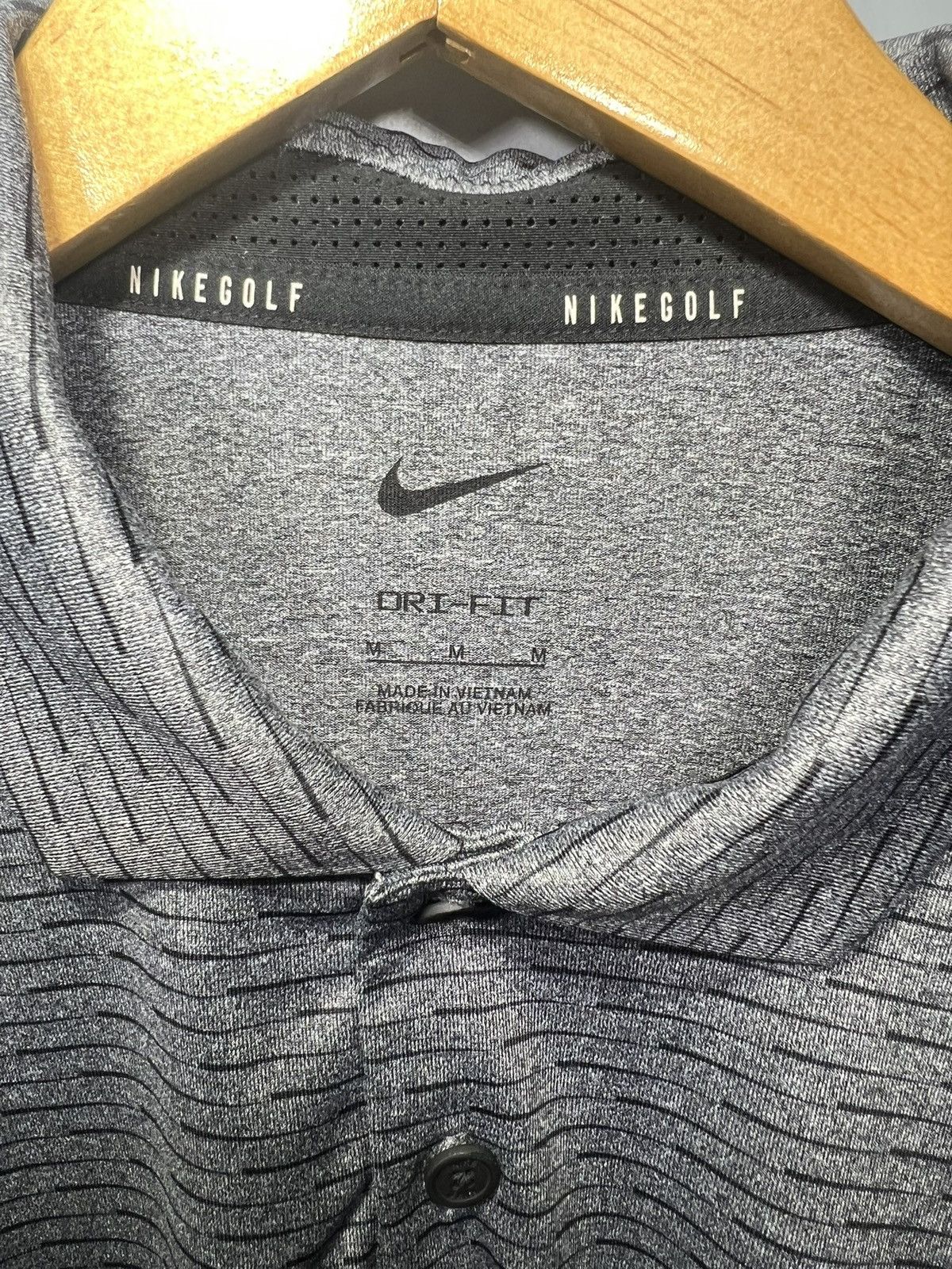 Nike Nike Golf Shirt Men’s Sz M Striped Gray & Black CU9800-070 Size US M / EU 48-50 / 2 - 3 Thumbnail