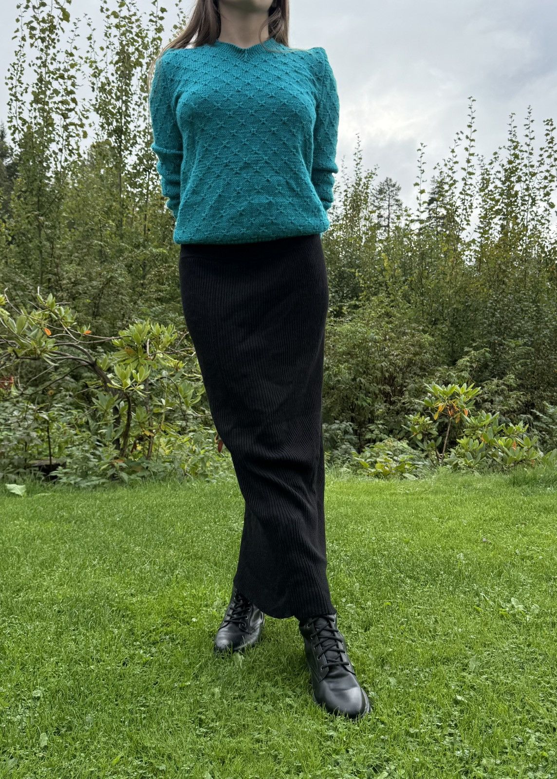Handmade Handmade sweater with voluminous shoulders and a V-neck. Size XS / US 0-2 / IT 36-38 - 4 Thumbnail
