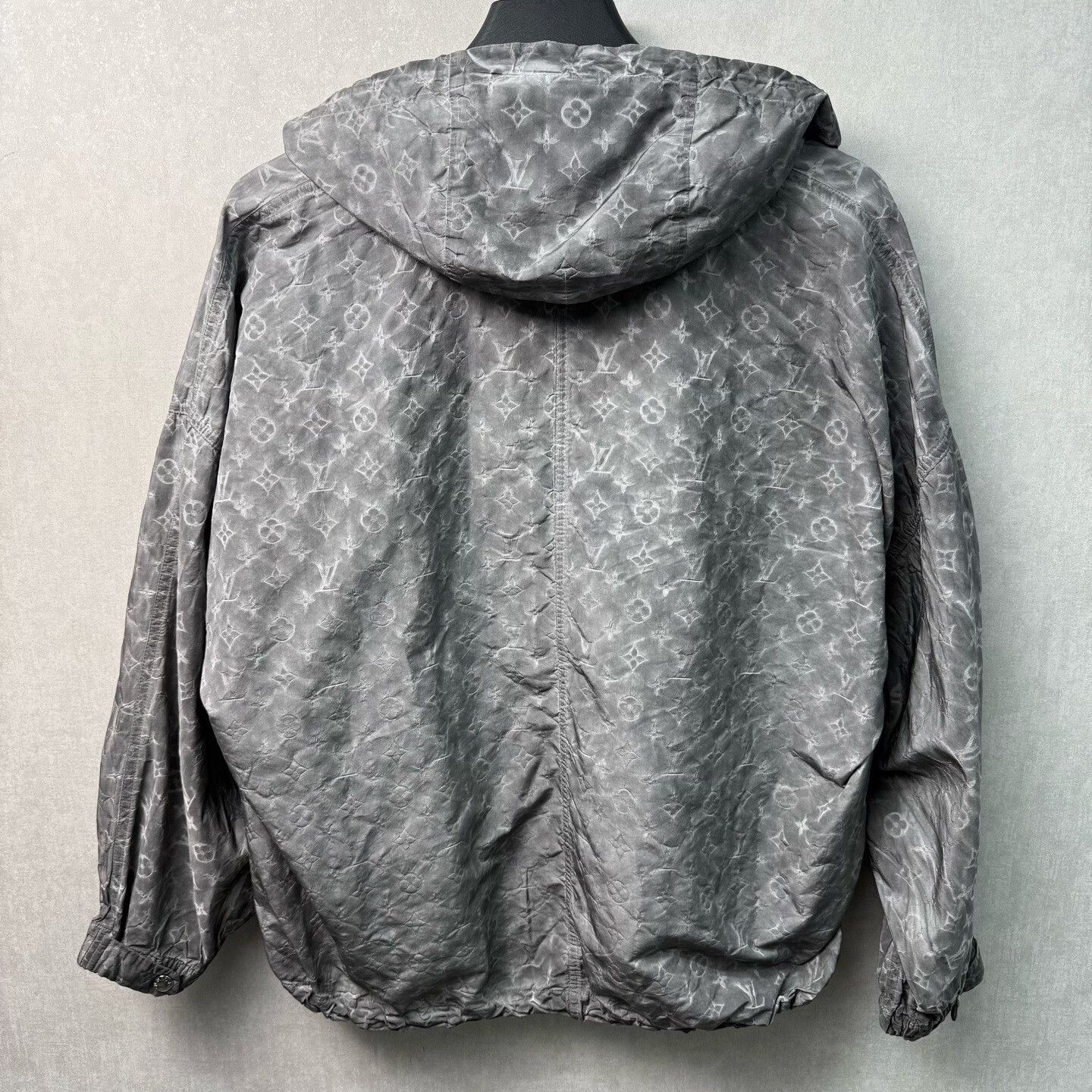Louis Vuitton louis vuitton monogram printed windbreaker jacket Size US M / EU 48-50 / 2 - 2 Thumbnail