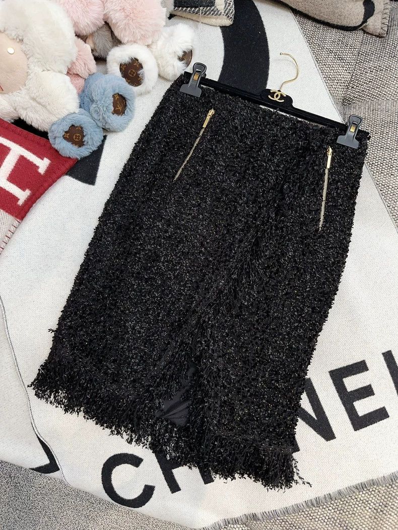 Chanel Chanel Classic black tassel skirt Size 24" / US 00 / IT 34 - 1 Thumbnail