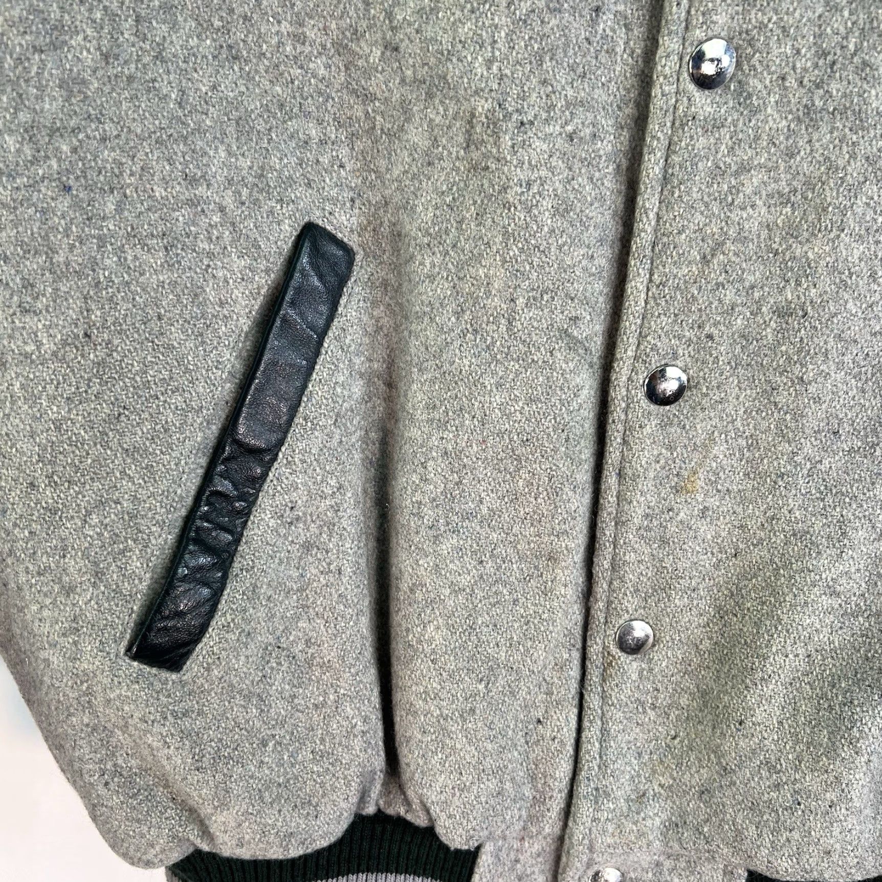 Champion VINTAGE Champion Leather Wool Varsity Jacket Men L Green 90s Sports Embroidered Mid-Length Size US L / EU 52-54 / 3 - 5 Thumbnail