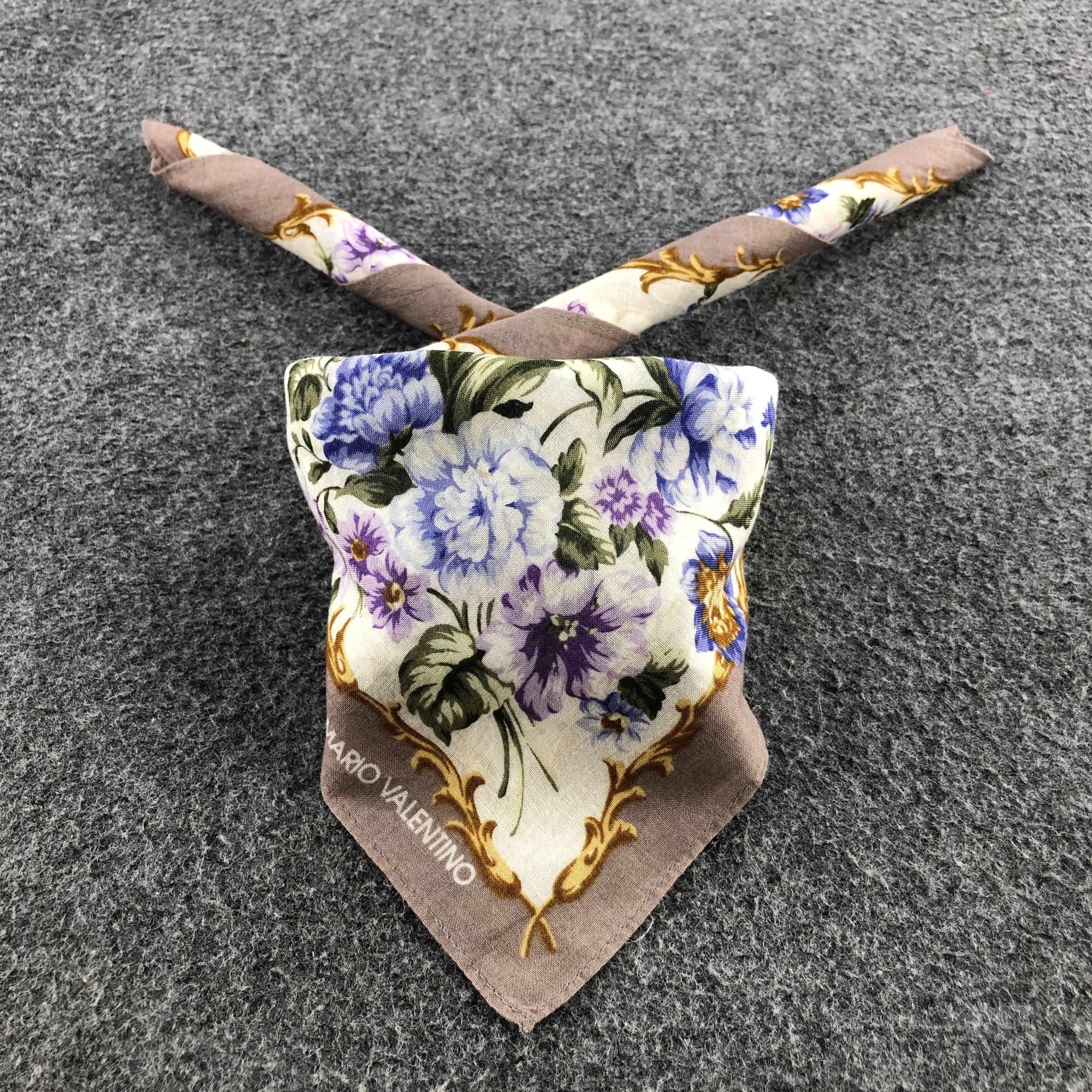 Mario Valentino Mario Valentino Handkerchief Neckerchief Bandana H1367 Size ONE SIZE - 1 Thumbnail