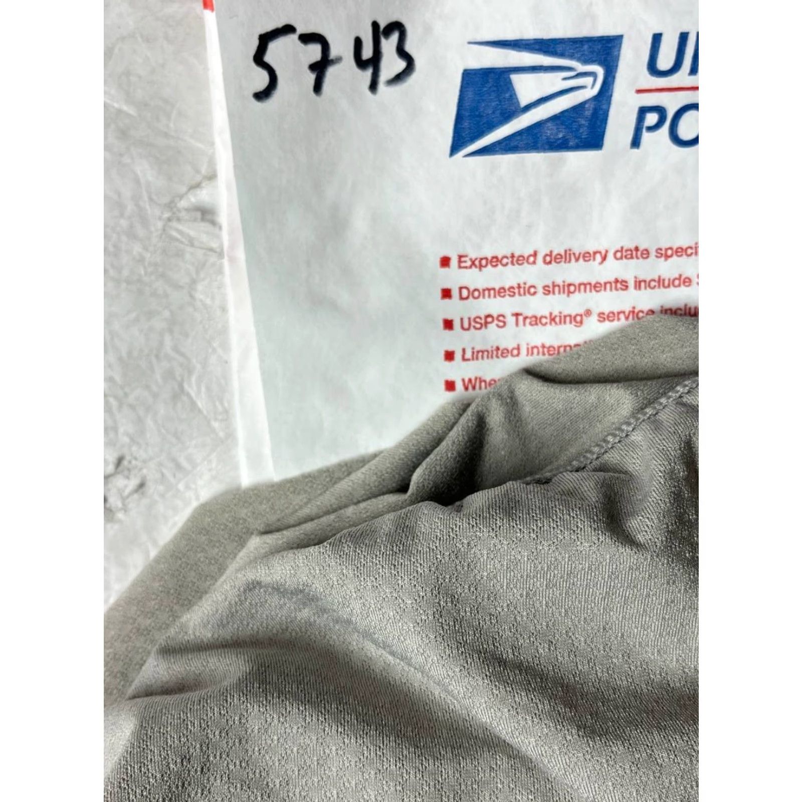 Lululemon Lululemon Built-In Bra Tank Top Women’s Gray Size 8 Activewear Shirt Sleeveless Yoga Size M / US 6-8 / IT 42-44 - 7 Thumbnail