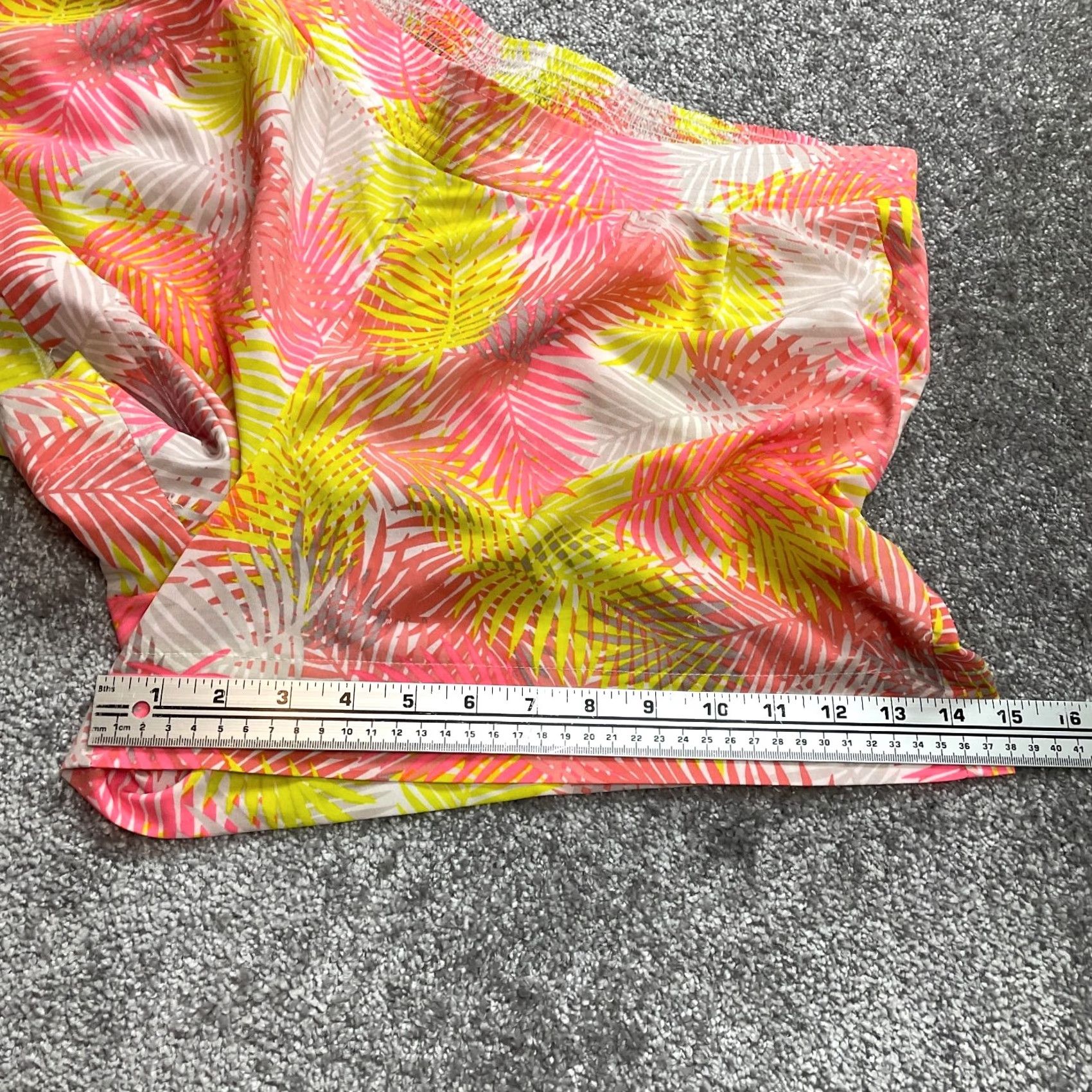 Vintage HeartSoul Shorts Womens 1X Pink Yellow Elastic Waist Light Stretch Tropic Paisley Casual Short Pants Size 25" / US 0 / IT 36 - 2 Thumbnail