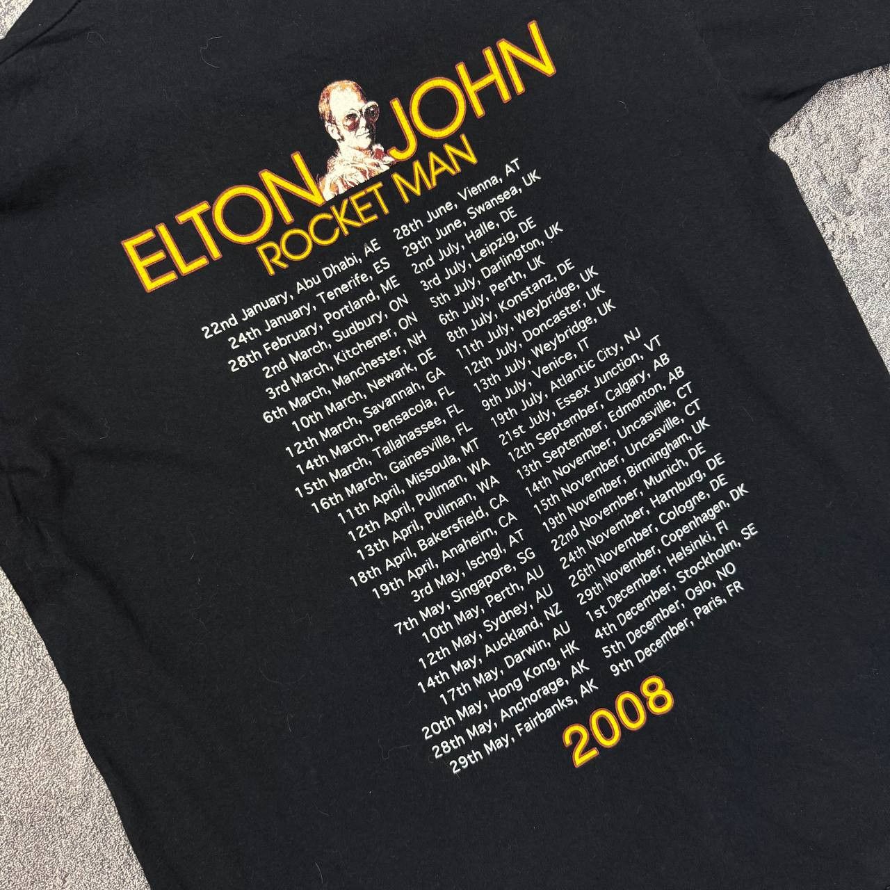 Band Tees Elton John Rocket Man 2008 Tour ©2007 Band Tour T-shirt Tee Size US L / EU 52-54 / 3 - 7 Thumbnail