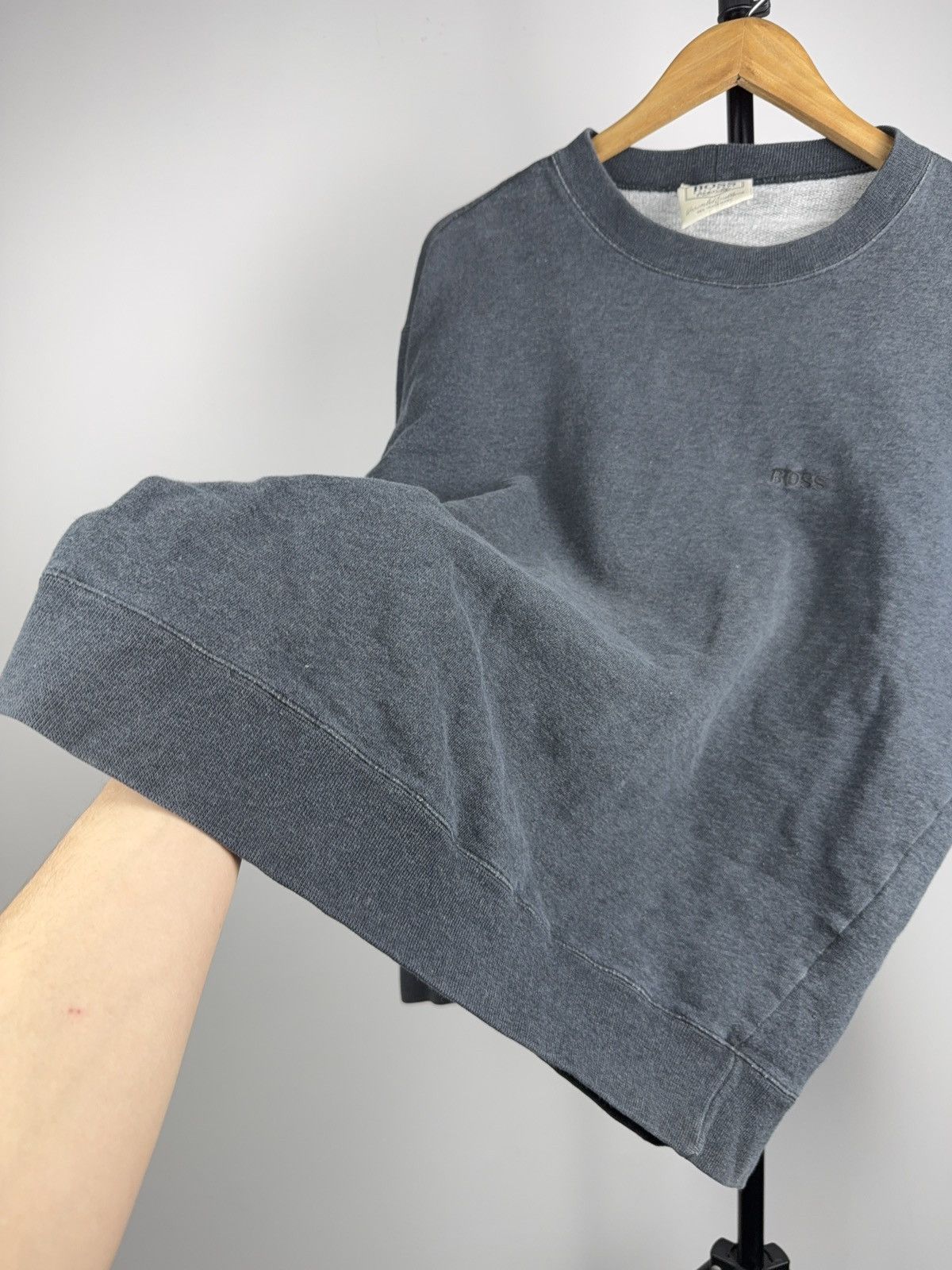 Hugo Boss 00s Hugo Boss Distressed Crewneck Sweatshirt Minimal Logo L Size US L / EU 52-54 / 3 - 6 Thumbnail