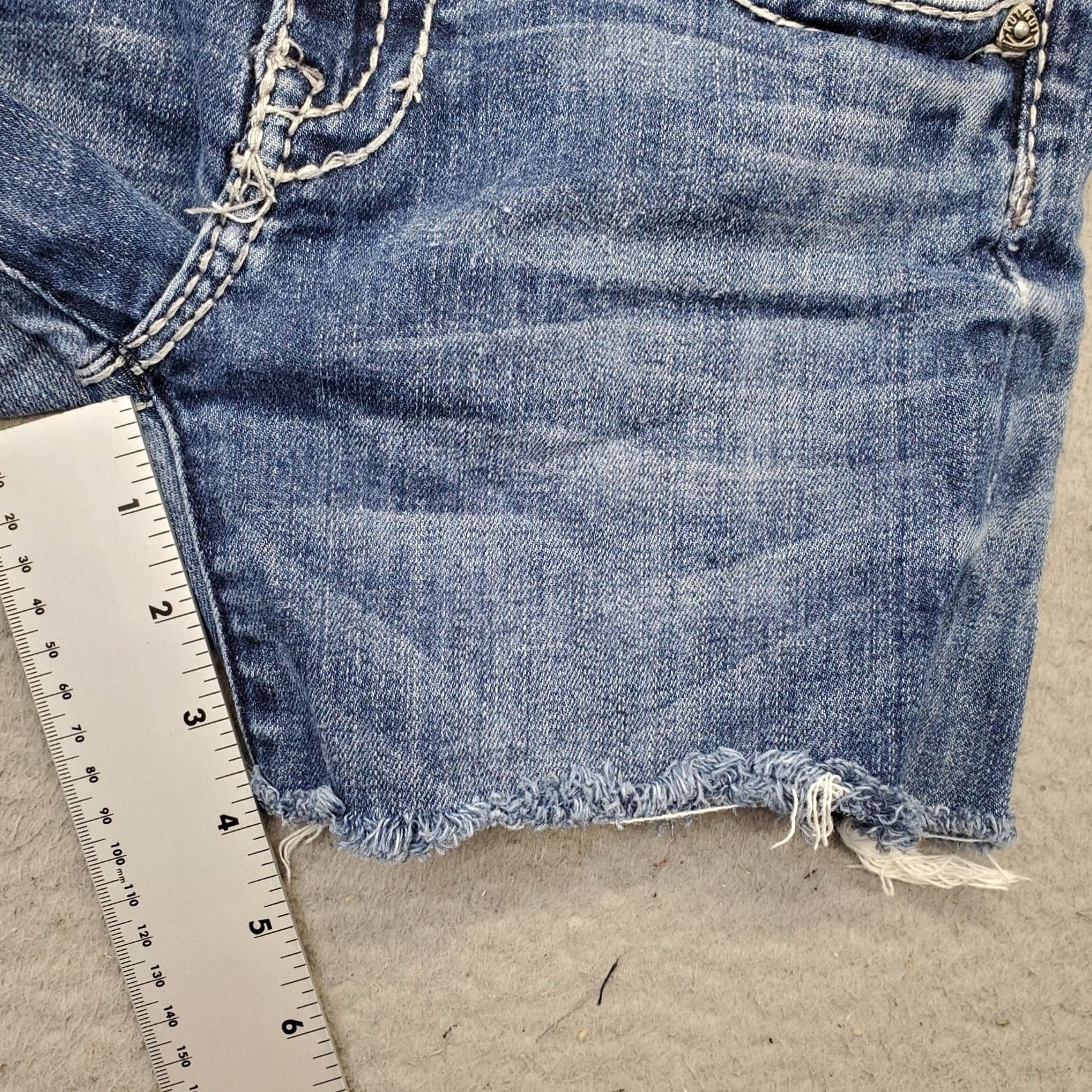 Vintage KUT from the Kloth Womens Size 2 Navy Denim Boyfriend Shorts Frayed Hem Casual Beach 5-Pocket Front Flat Front Mid Rise 4" Inseam Size 26" / US 2 / IT 38 - 4 Thumbnail