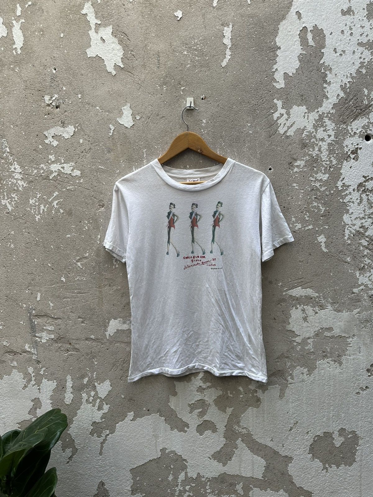 45rpm Vintage 45rpm 97's Queen Festival Tshirt Size S / US 4 / IT 40 - 1 Thumbnail