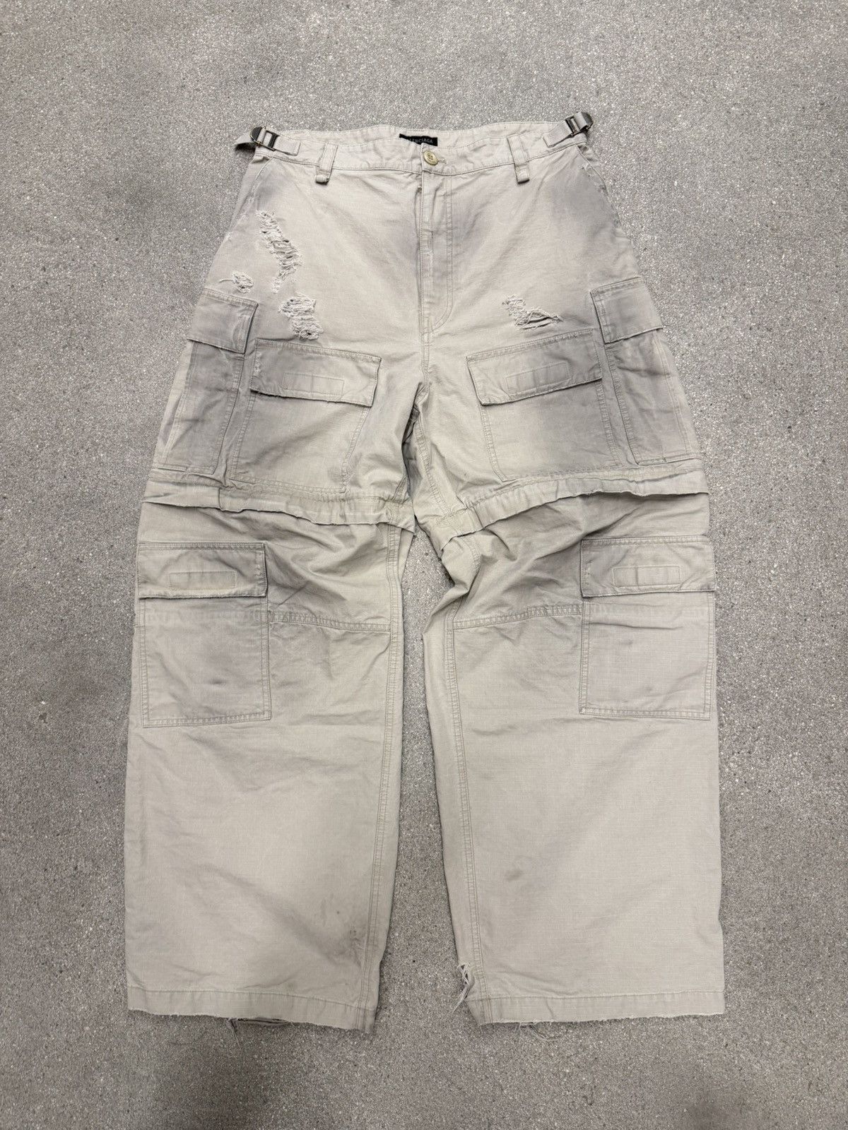 Balenciaga Garde Robe Convertible Cargo pant size 48 32-34”