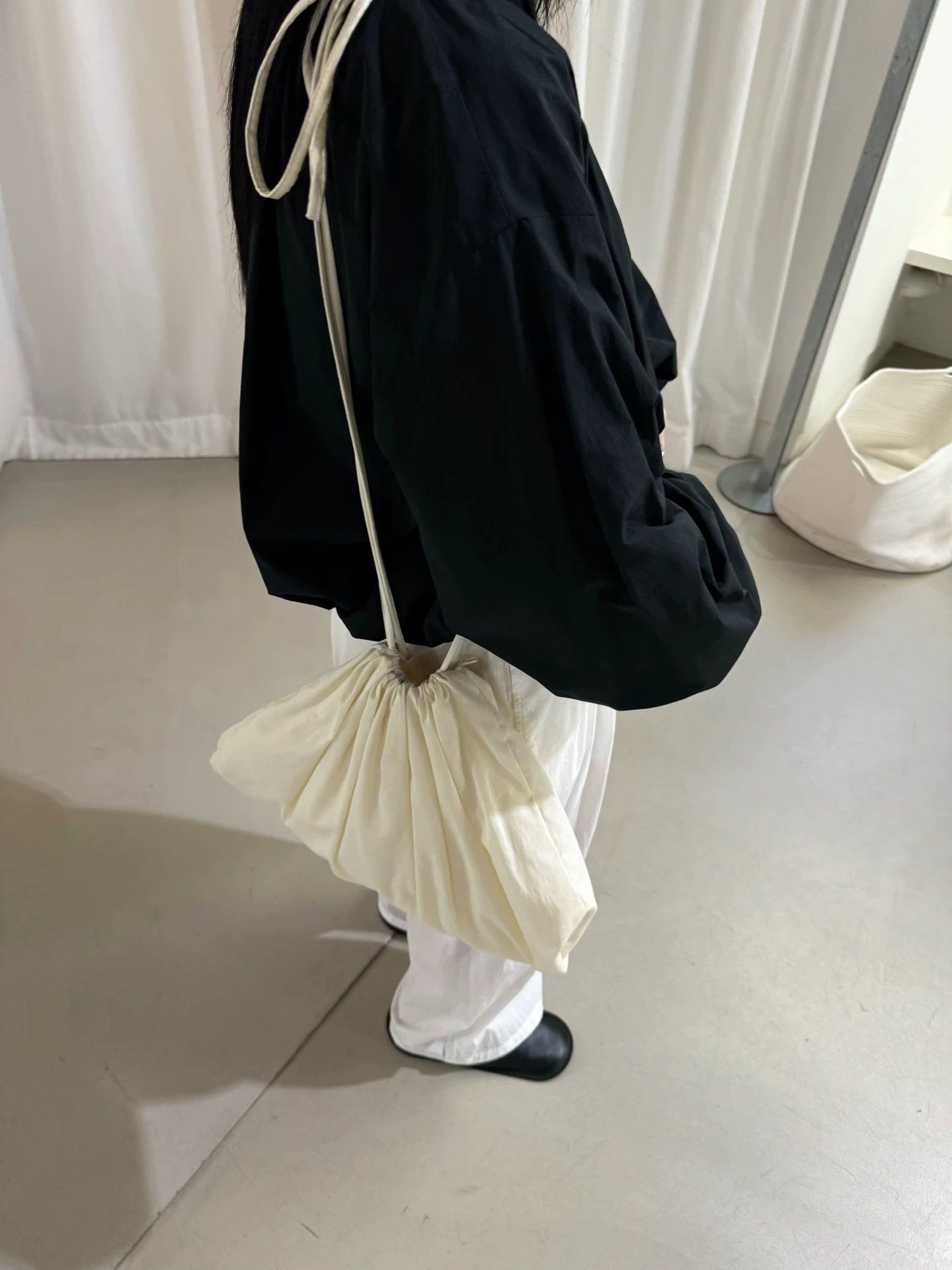 AMOMENTO amomento pleated white bag new Size ONE SIZE - 2 Thumbnail