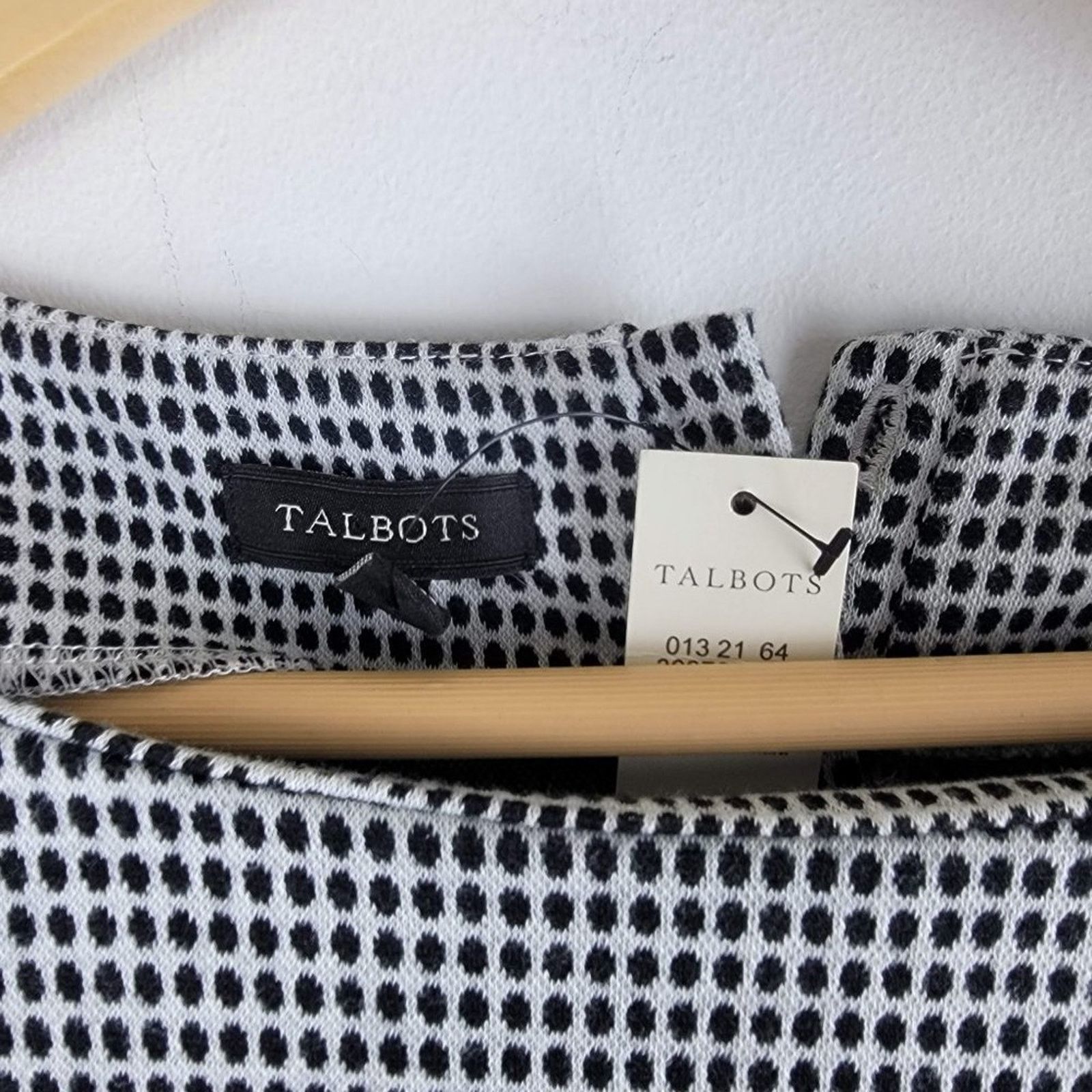 Talbots NEW Talbots Polka Dot 3/4 Sleeve Blouse Buttons Stretch Size S / US 4 / IT 40 - 5 Thumbnail