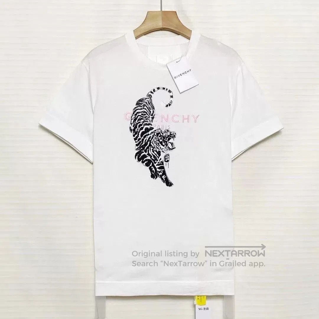 Givenchy Givenchy Crystal Tiger Head Embroidered Crewneck Tee. Size US M / EU 48-50 / 2 - 1 Thumbnail