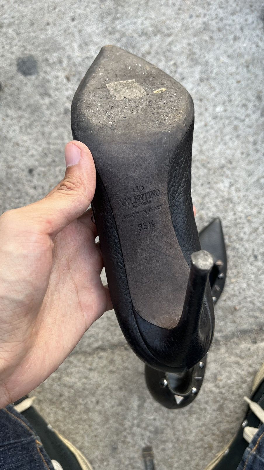 Giovanni Valentino Valentino Garavani Black Leather Rolling Rockstud Pointed🖤👠 Size US 5.5 / IT 35.5 - 3 Thumbnail