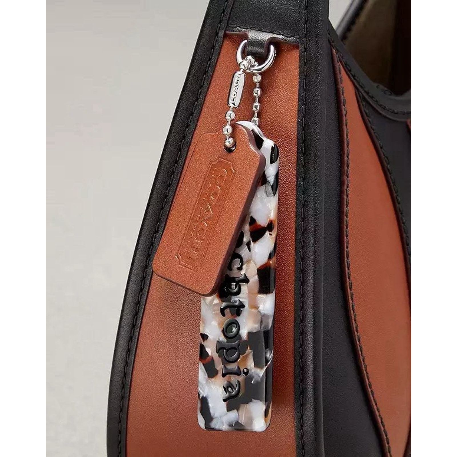 Coach NWT Coach Ergo Bag Wavy Brown Black Leather Coachtopia CQ004 Size ONE SIZE - 10 Thumbnail