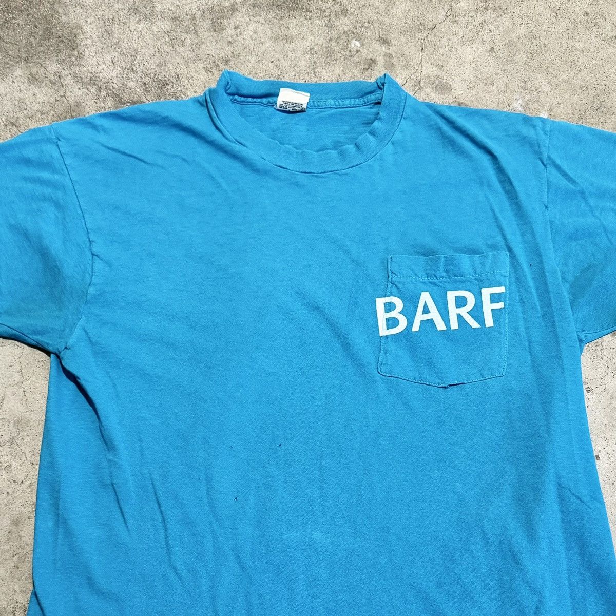 Vintage VINTAGE BLUE BARF POCKET TEE! Size US L / EU 52-54 / 3 - 2 Thumbnail